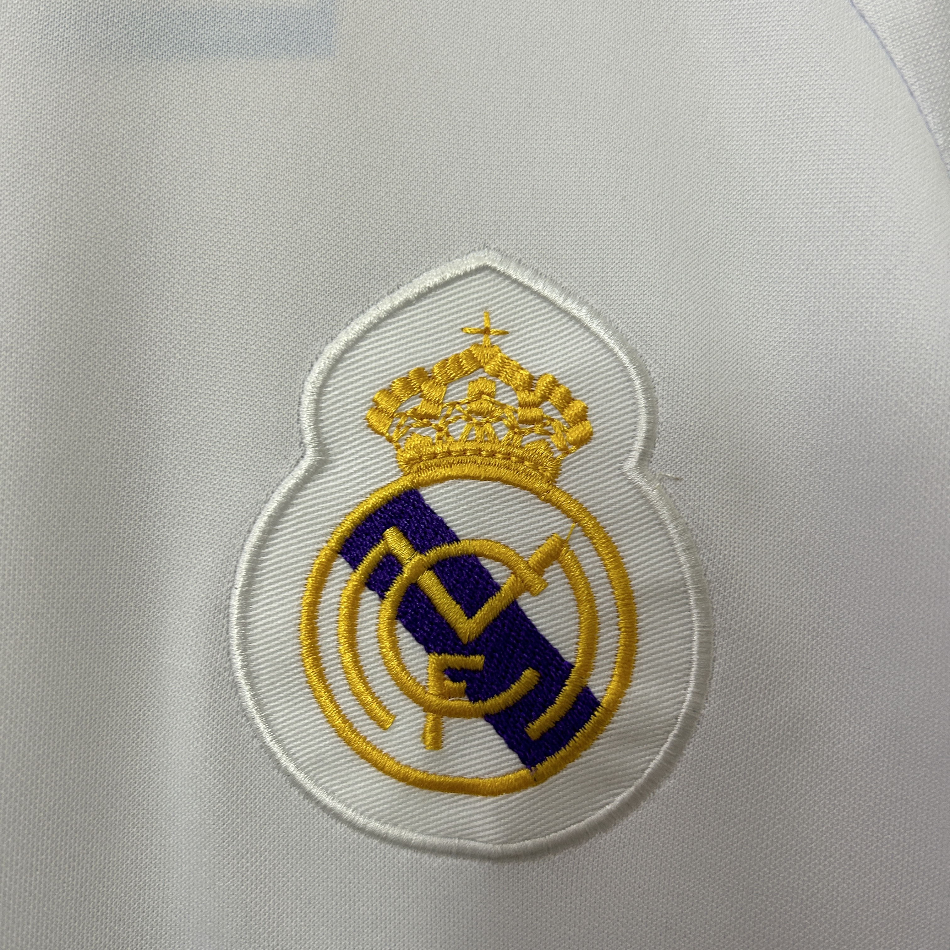 ManixJersey.com | Retro Real Madrid 1984-85 Home Jersey -Customize Name, Number and Patch | Worldwide Shipping