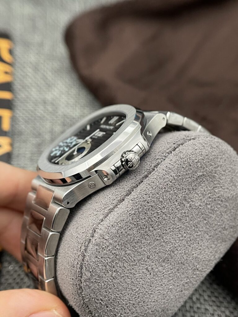 Đồng Hồ Patek Philippe Nautilus 5726 Super Fake 11 Mặt Xám GRF 40mm (1)
