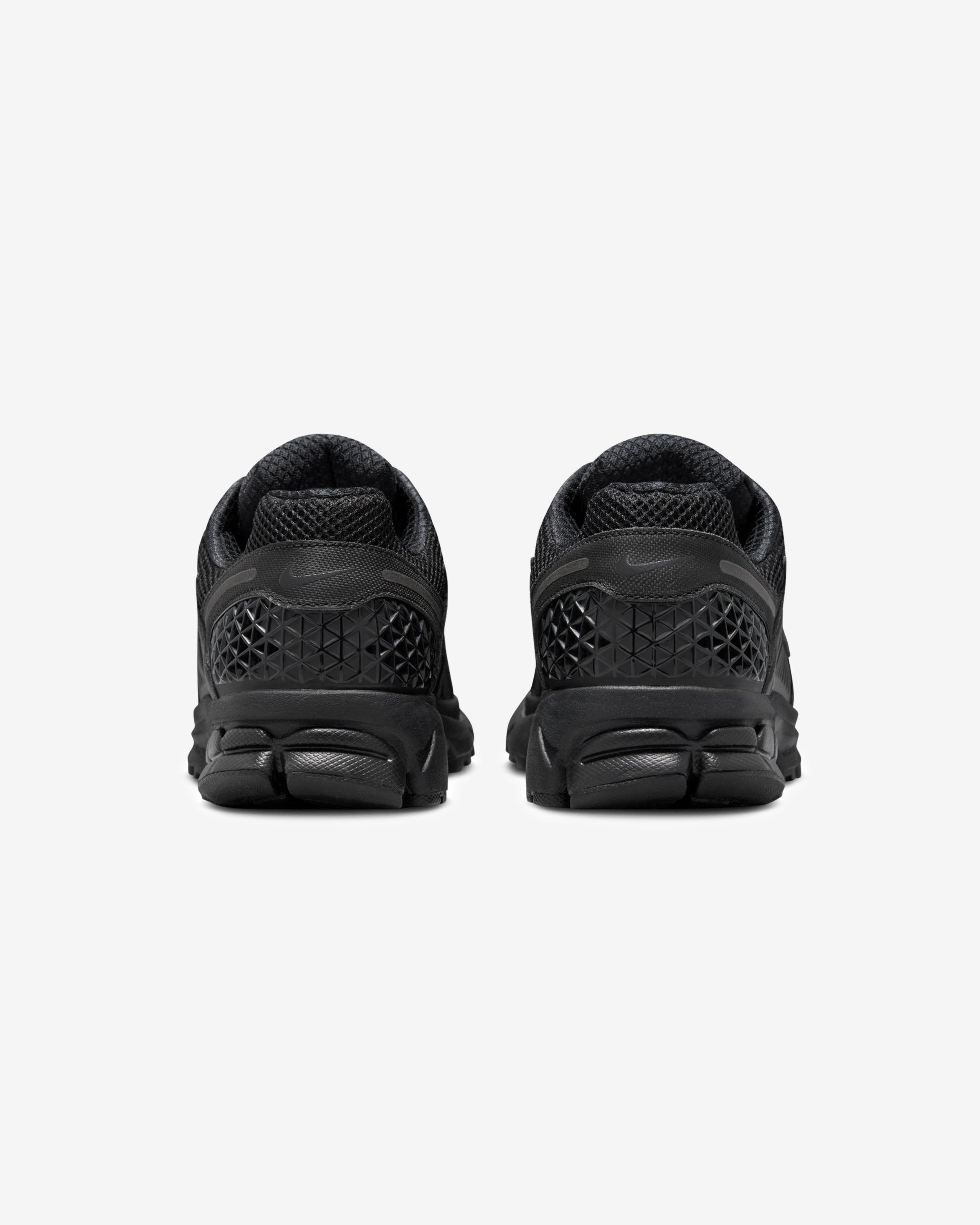 NIKE ZOOM VOMERO 5 SP - BLACK