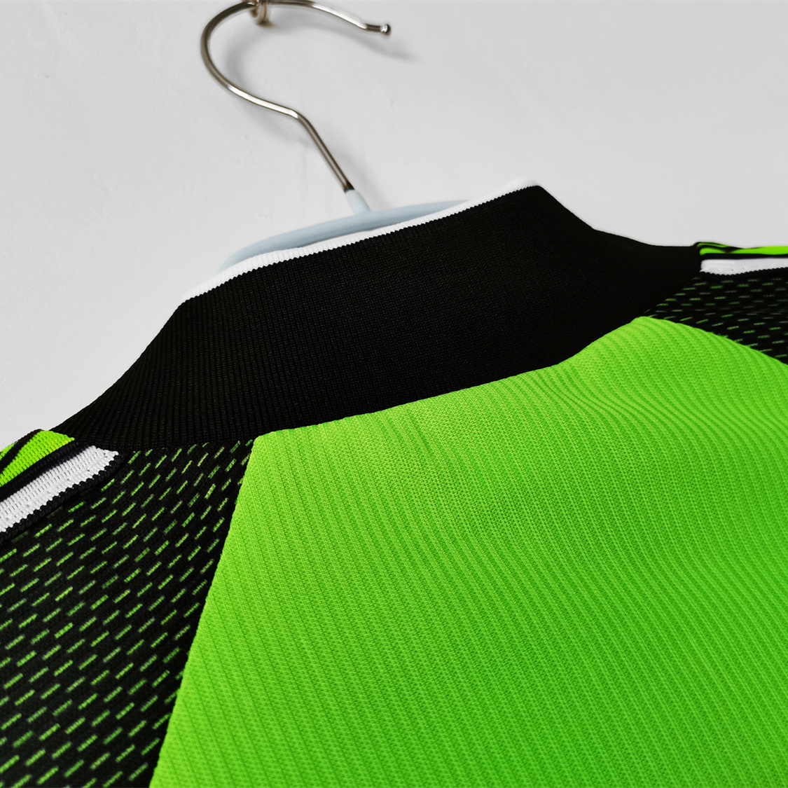 Higojerseys-Retro Manchester United 98-99 Green Goalkeeper Long Sleeve Jersey