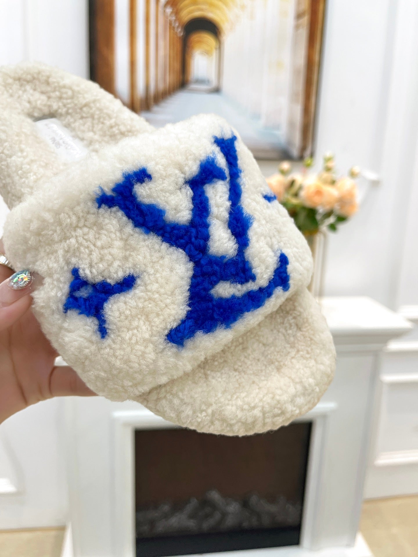 LV FLAT SLIPPER IN WHITE MIX COBALT BLUE SHEARLING、mysite、Cacoeks