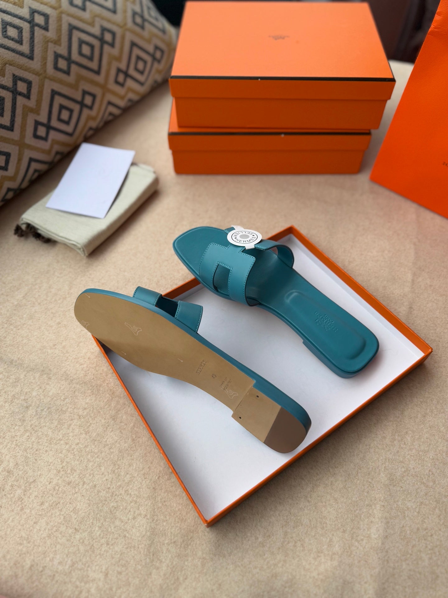 0RAN SANDALS IN SAPPHIRE BLUE CALFSKIN、mysite、Cacoeks