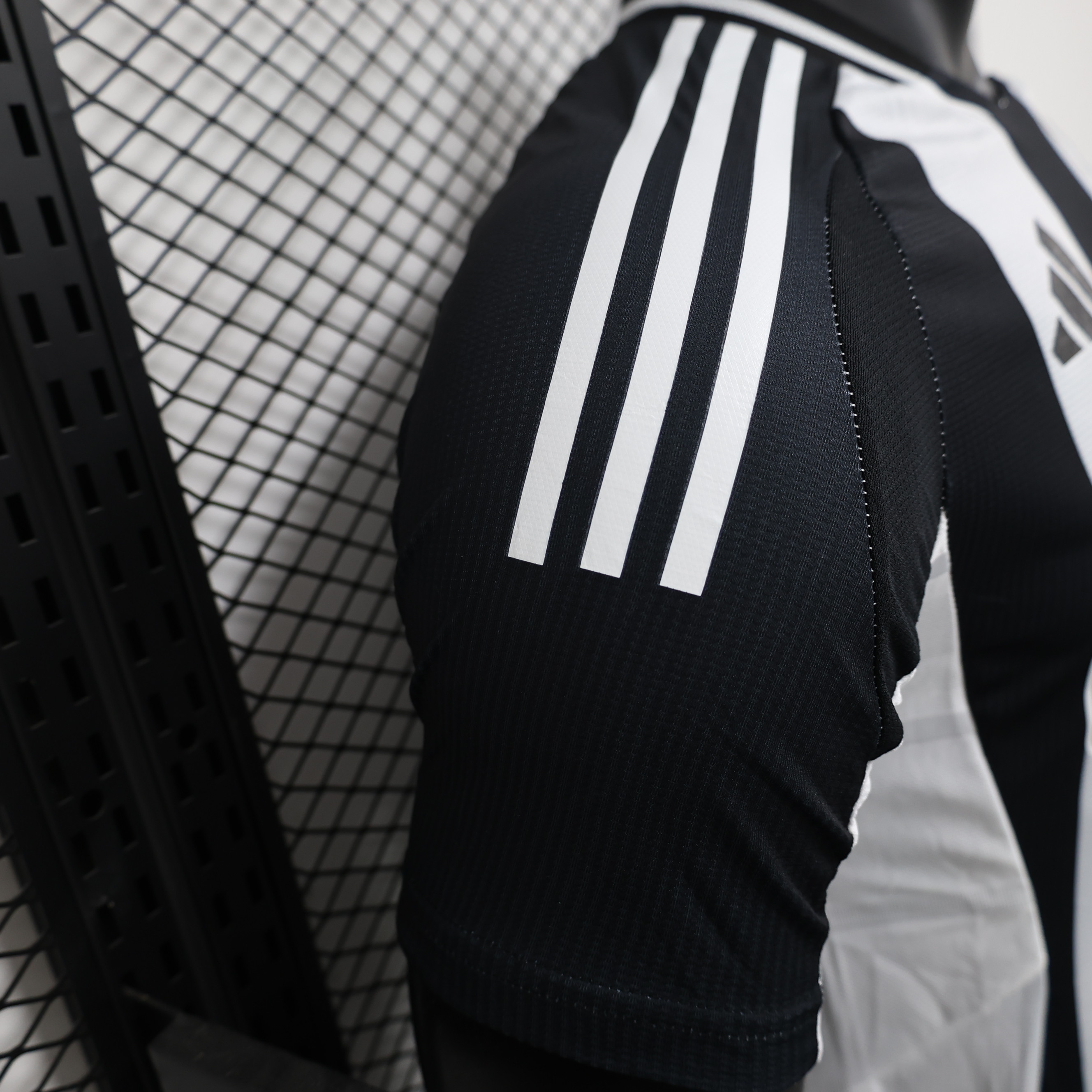 ManixJersey.com | Newcastle United 24-25 Home Stadium Jersey - Player Version -Customize Name, Number and Patch | Worldwide Shipping