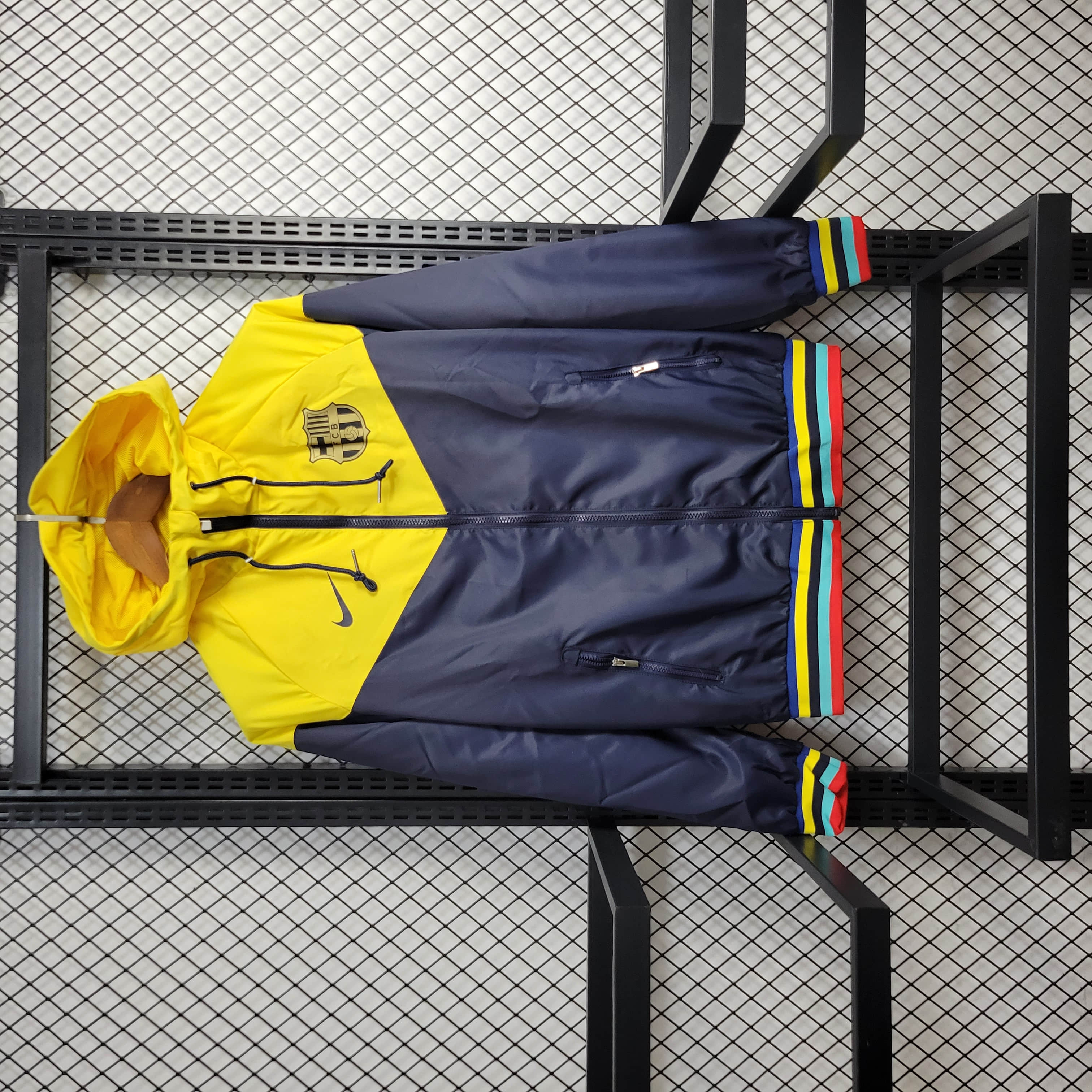 2024/2025 Barcelona Windbreaker Blue Yellow:football jersey mysite: unitedjerseyfootball 邓江浪:football