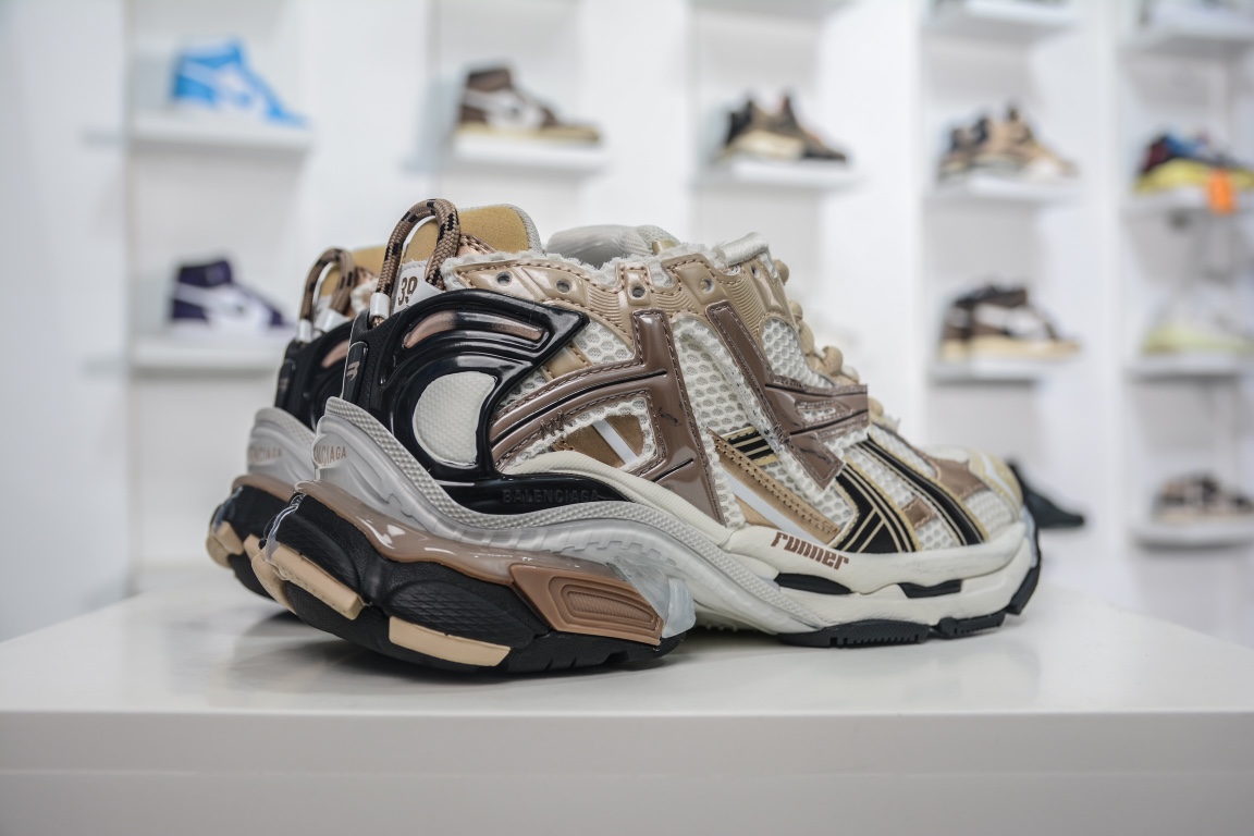 Balenciaga Runner Trainer in Beige Black White、mysite、Cacoeks
