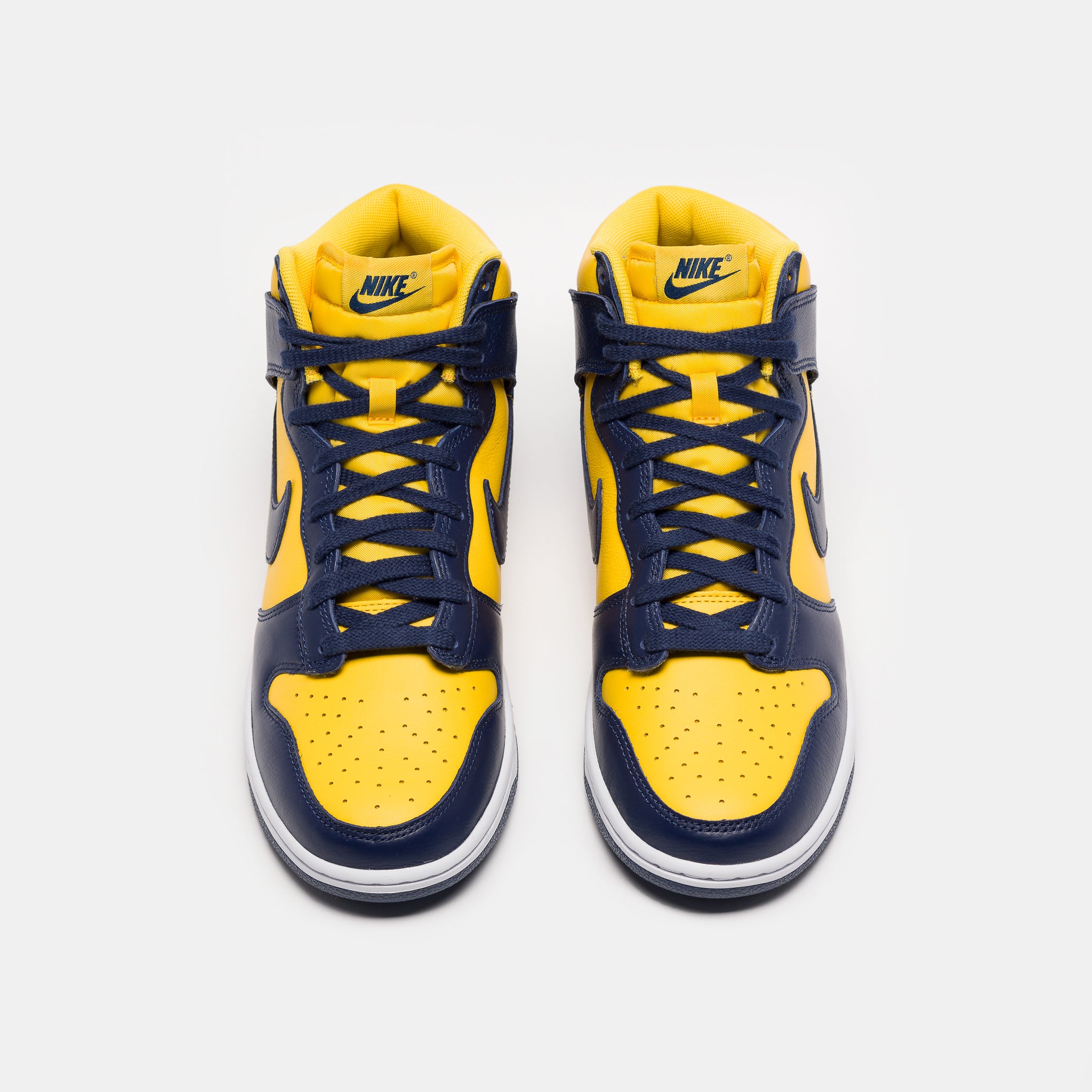 Dunk High Retro SE Sneaker in Varsity Maize/Midnight Navy/White