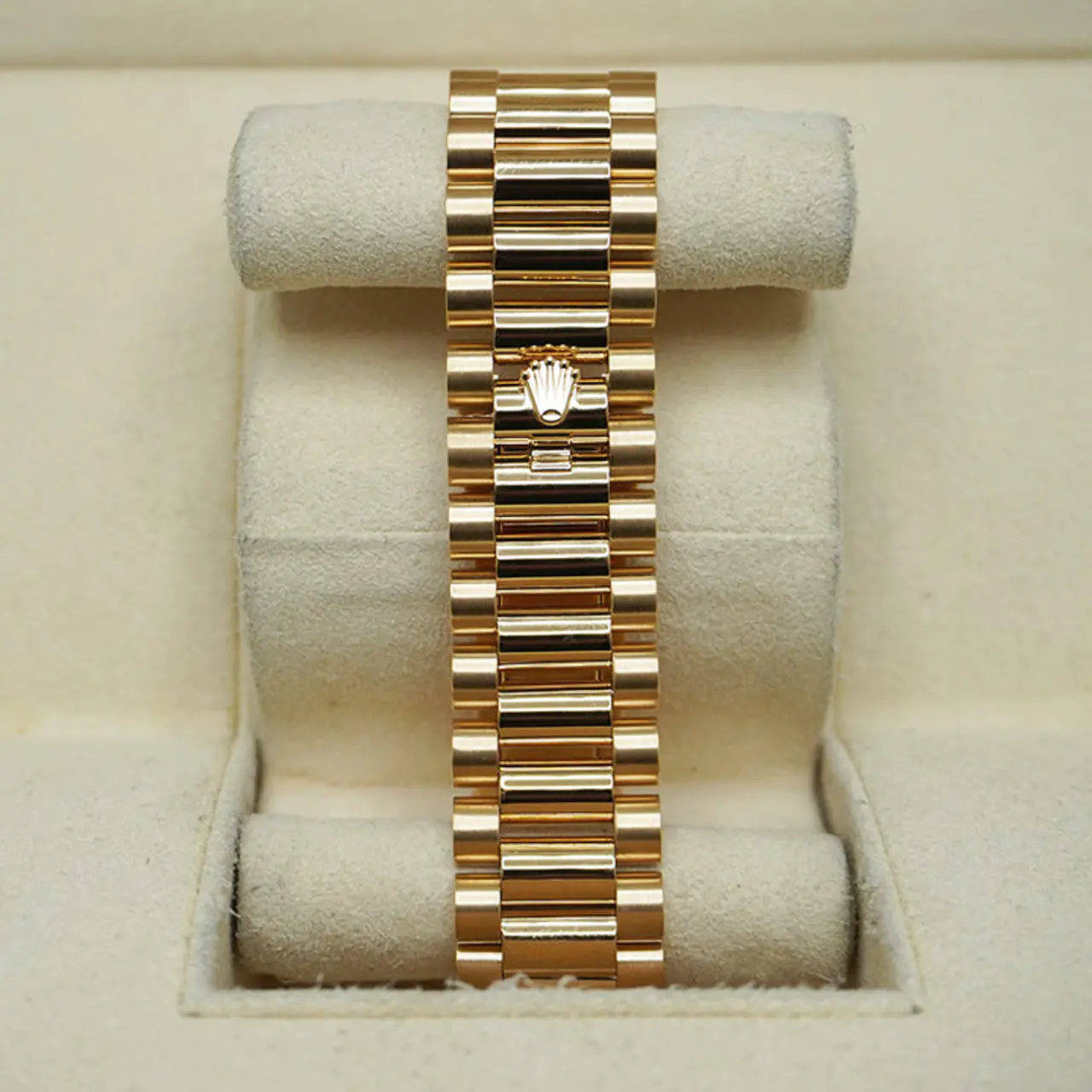 兼职  林炎: luxecystore