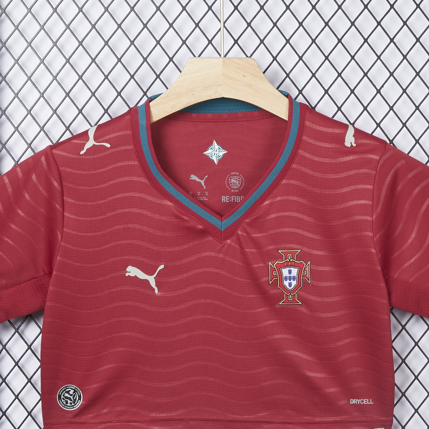 SIUjerseys-Women's Portugal 2026 Home Cropped Jersey