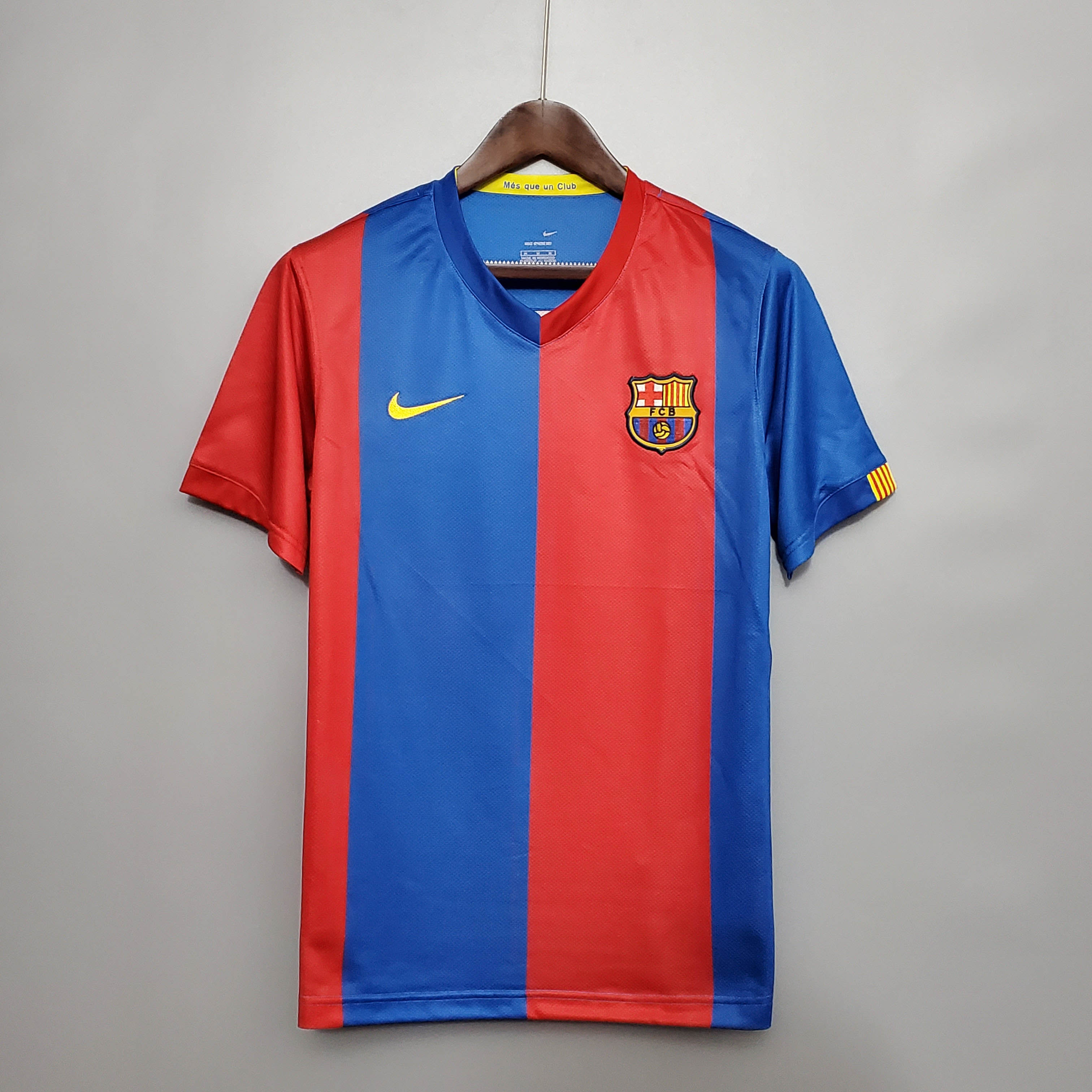 2006/2007 Retro Barcelona Home Football Shirt 1:1 Thai Quality:football jersey mysite: unitedjerseyfootball 邓江浪:football