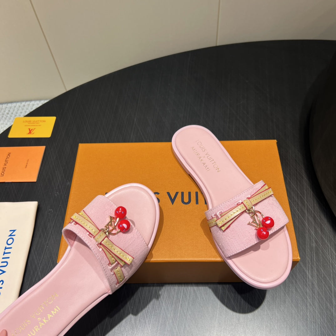 LV SLIDE SANDALS 25S IN BABY PINK DENIM AND CALFSKIN WITH CHERRY BLOSSOM BUCKLE、mysite、Cacoeks