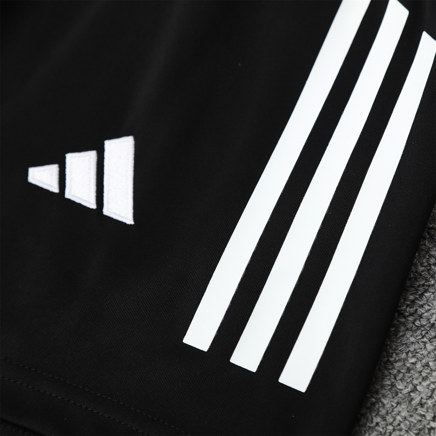 UltraTrikot-Real Madrid 25-26 Short-Sleeve Training Set - Blue Black Dragon Top & Black-White Shorts