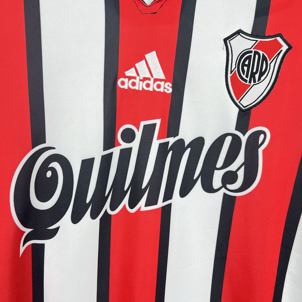 GlobeJersey-Retro River Plate 1999-00 Third Jersey