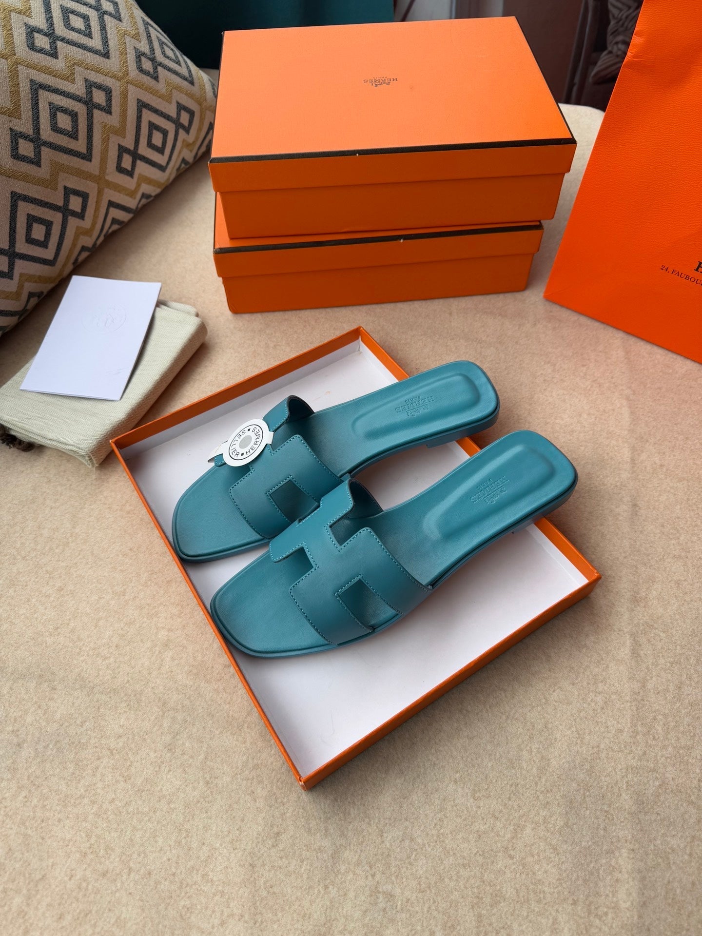 0RAN SANDALS IN SAPPHIRE BLUE CALFSKIN、mysite、Cacoeks