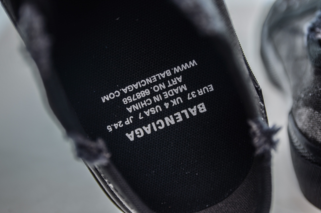 Balenciaga Paris Low Top Sneaker in Black Destroyed Cotton、mysite、Cacoeks