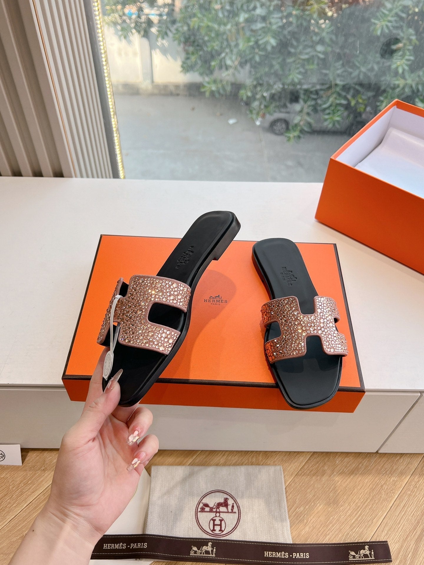 0RAN SLIDE IN PENNY BROWN CALFSKIN WITH CRYSTALS、mysite、Cacoeks