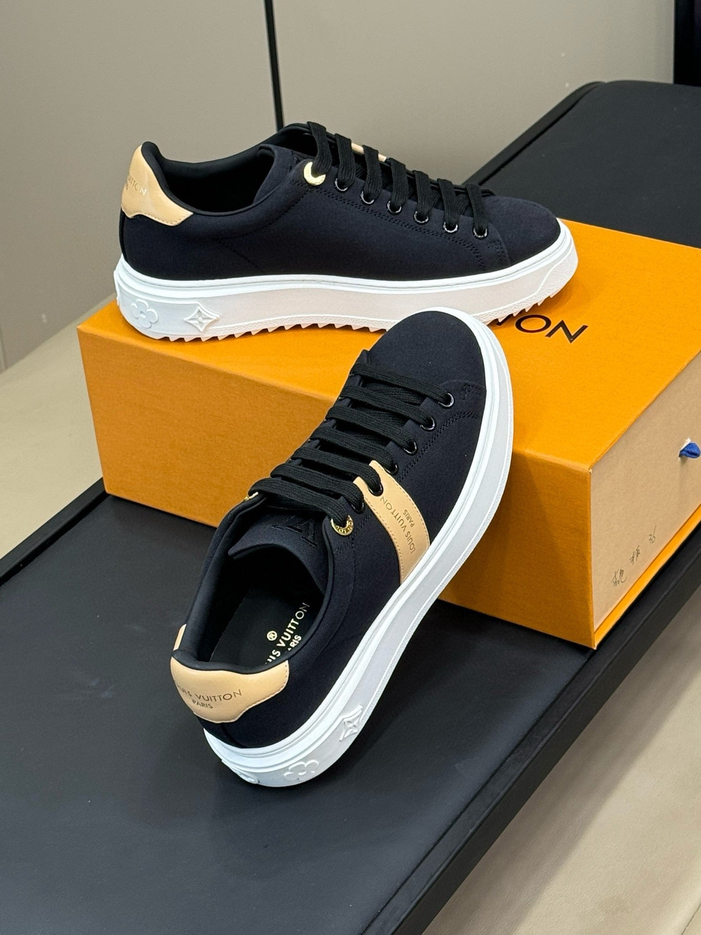 LV TIME OUT SNEAKER IN BLACK MIX MACAROON GOLD CANVAS、mysite、Cacoeks