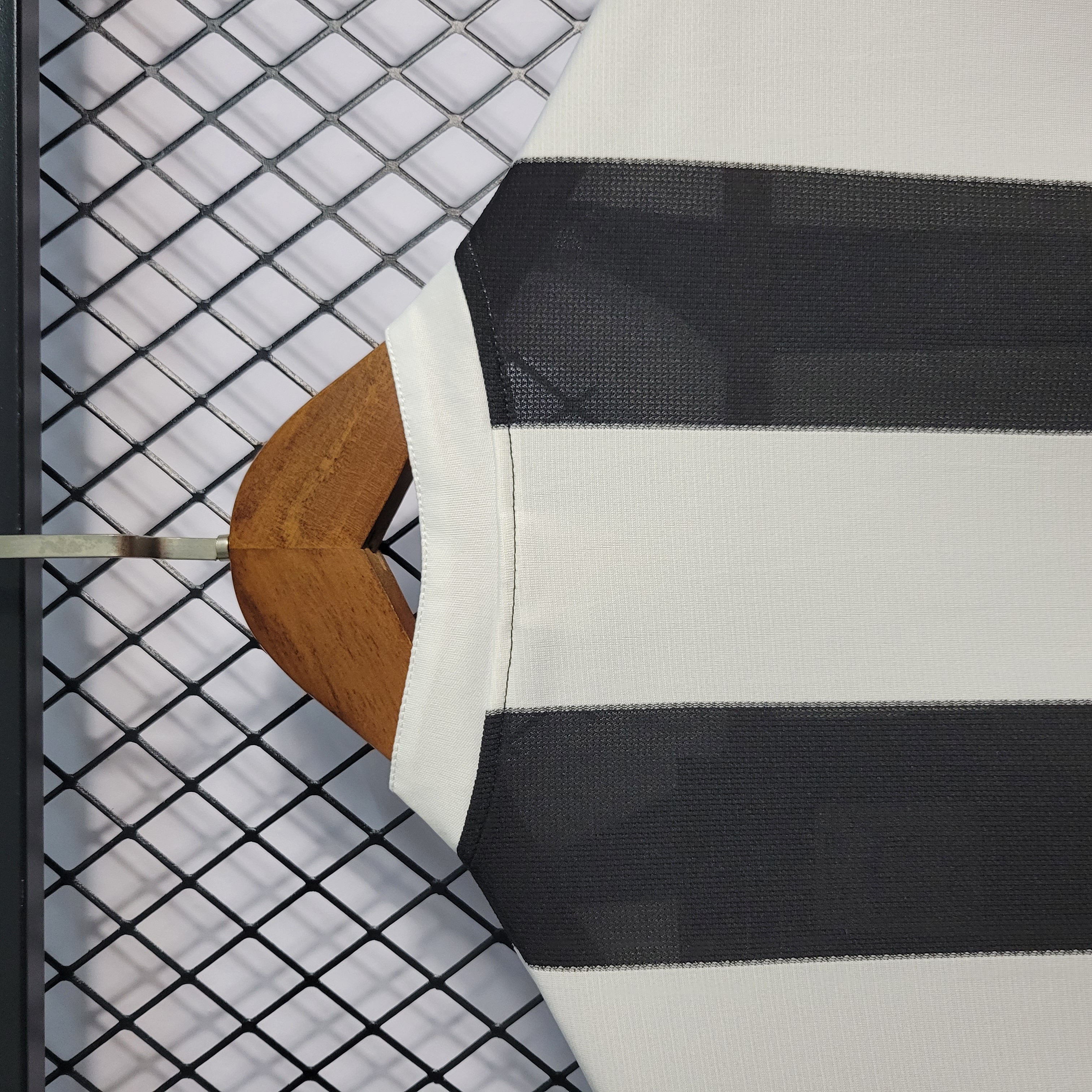 ManixJersey.com | Retro Newcastle United 1995-97 Home Long Sleeve Jersey -Customize Name, Number and Patch | Worldwide Shipping