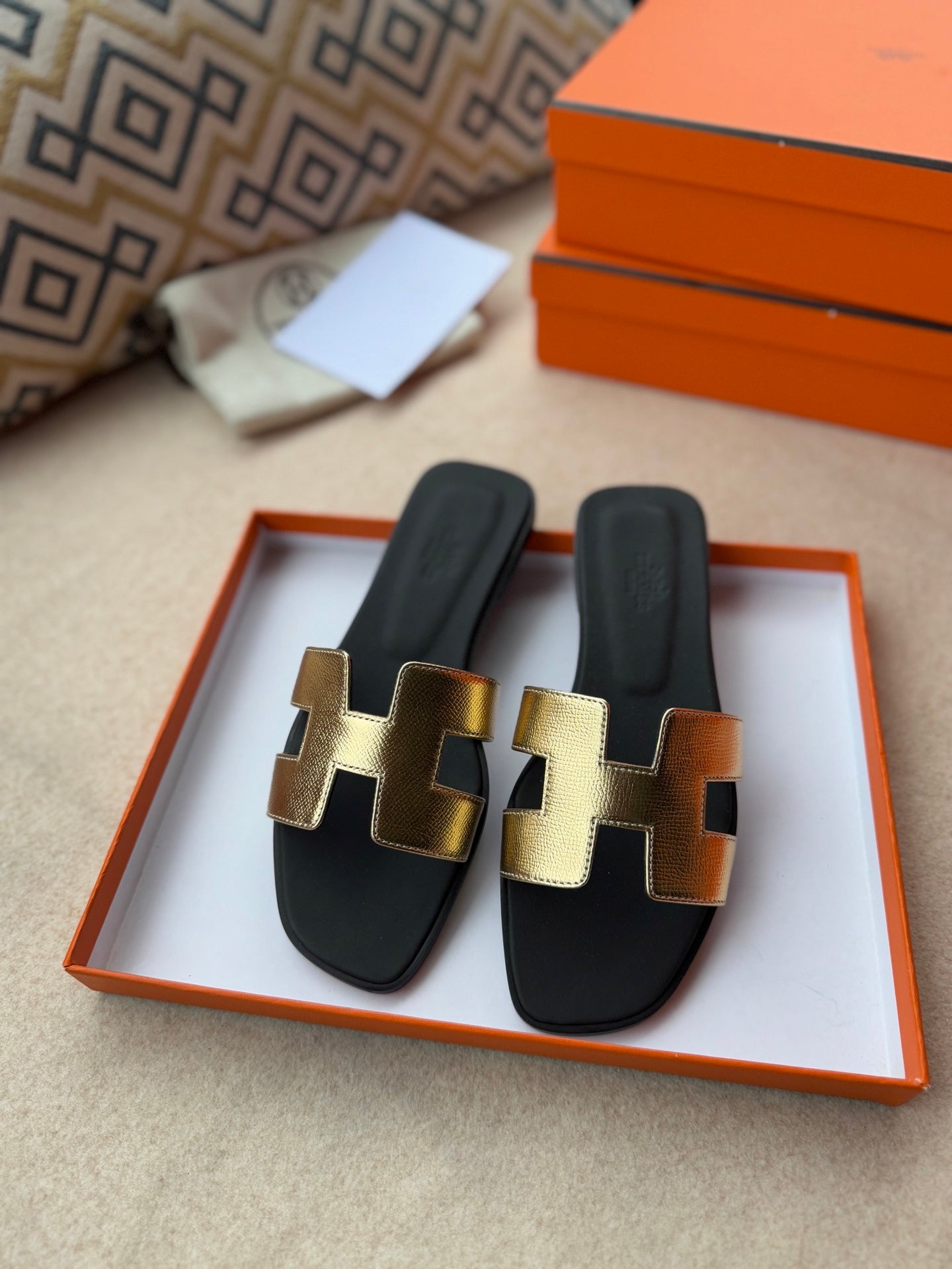 0RAN SANDALS IN LIGHT GOLD CALFSKIN、mysite、Cacoeks