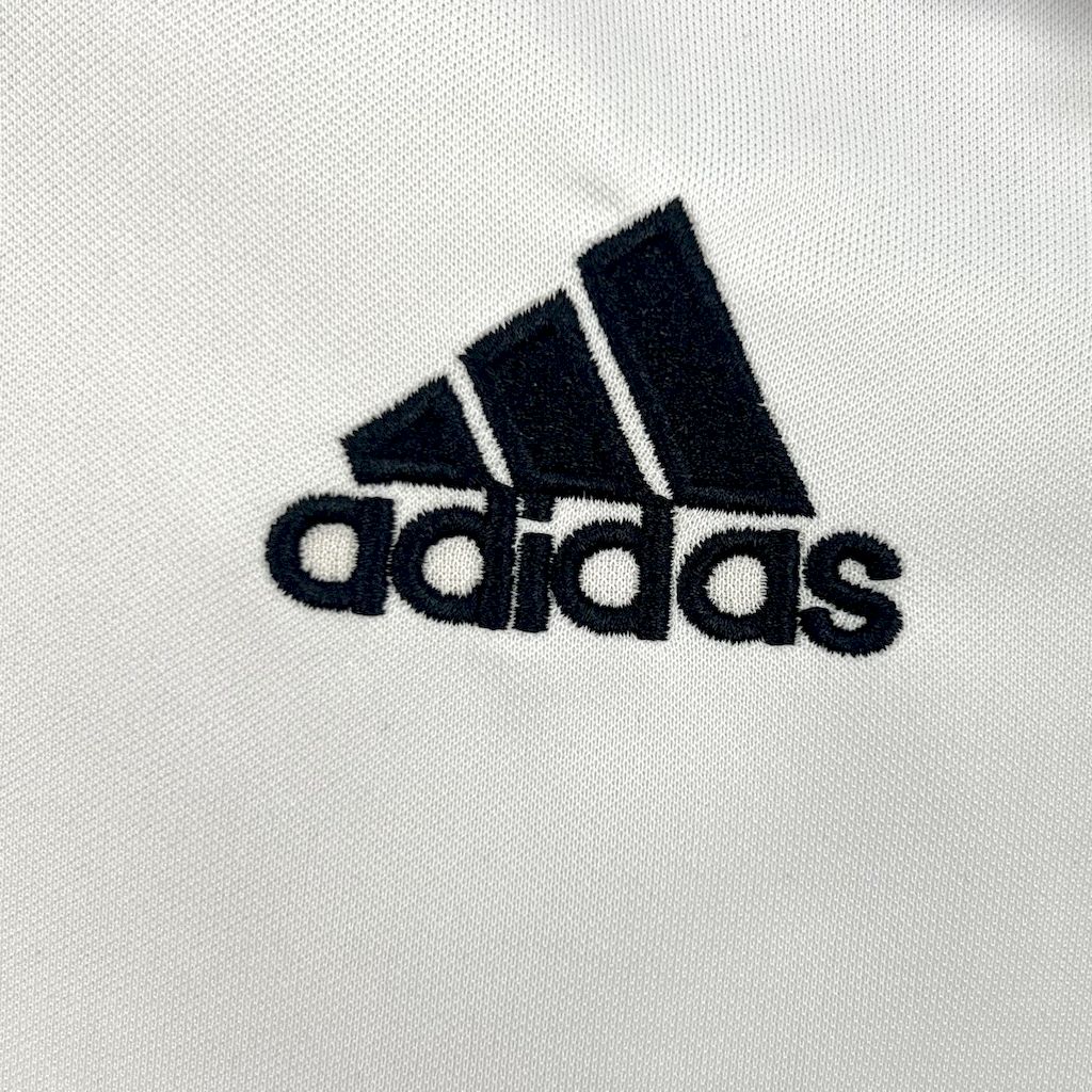 GlobeJersey-Retro Real Madrid 2001-02 European Home Jersey