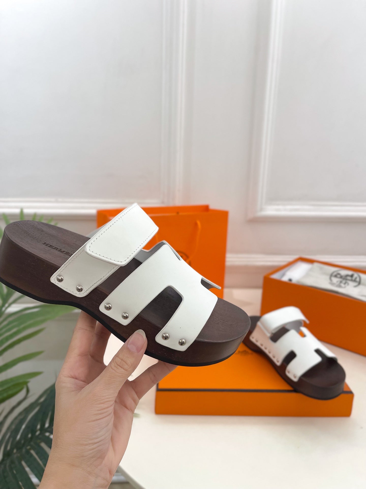 KOS CLOG IN WHITE CALFSKIN、mysite、Cacoeks