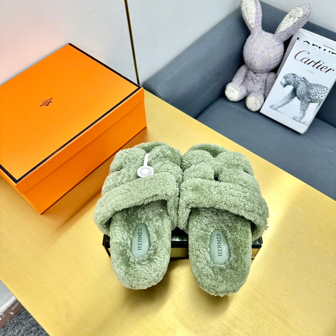 CHYPRE SANDAL IN JADE GREEN SHEARLING、mysite、Cacoeks