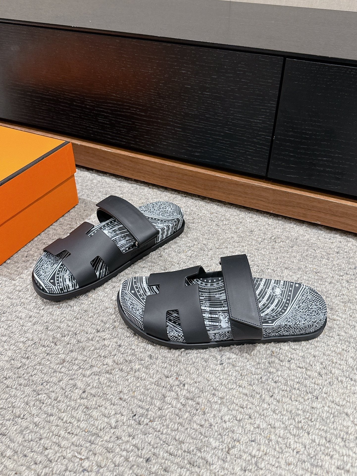 CHYPRE SANDAL BLACK CALFSKIN UNIQUE、mysite、Cacoeks