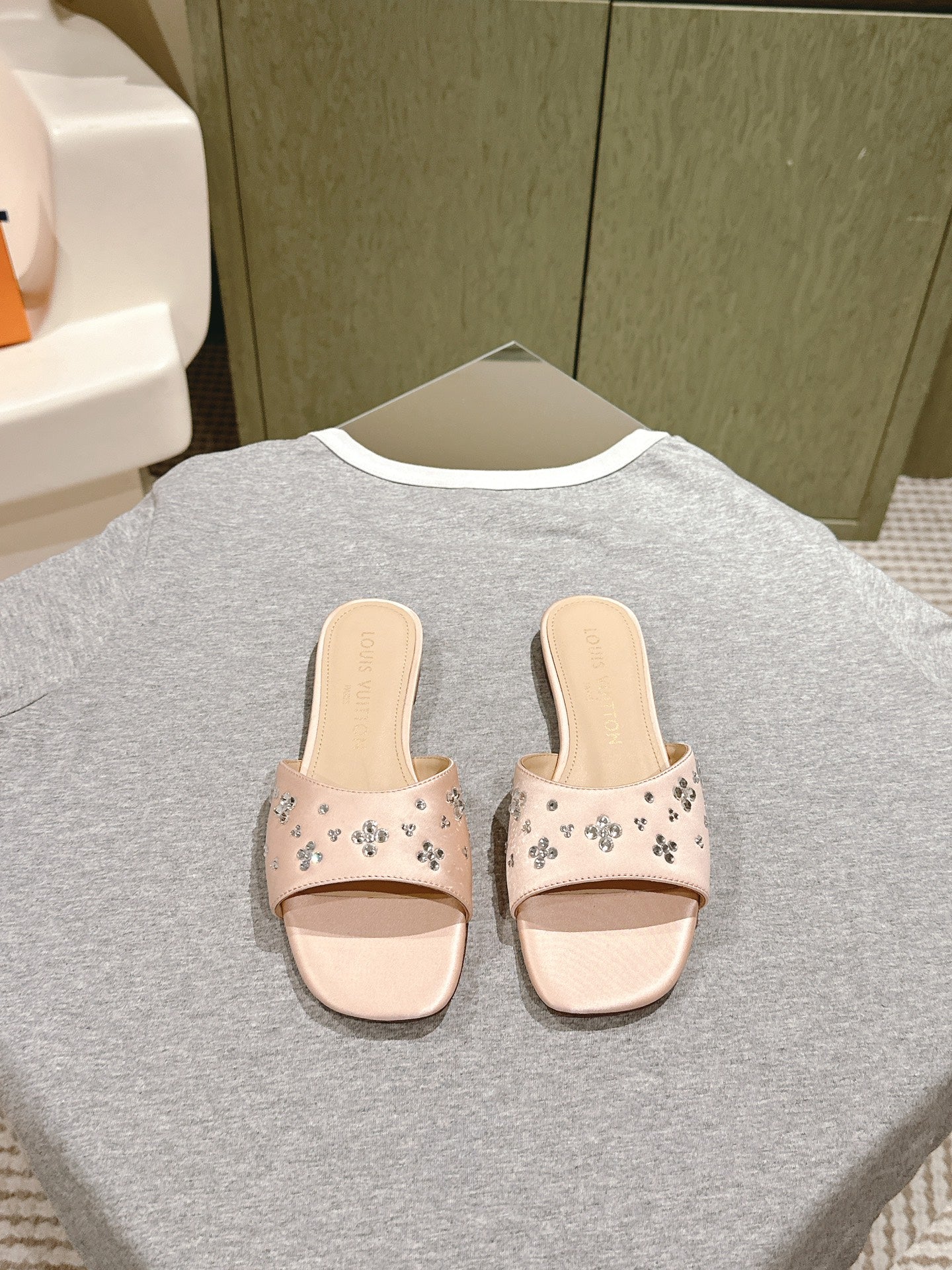 LV WOMEN FLAT MULE IN ALMOND BEIGE SATIN WITH RHINESTONE、mysite、Cacoeks