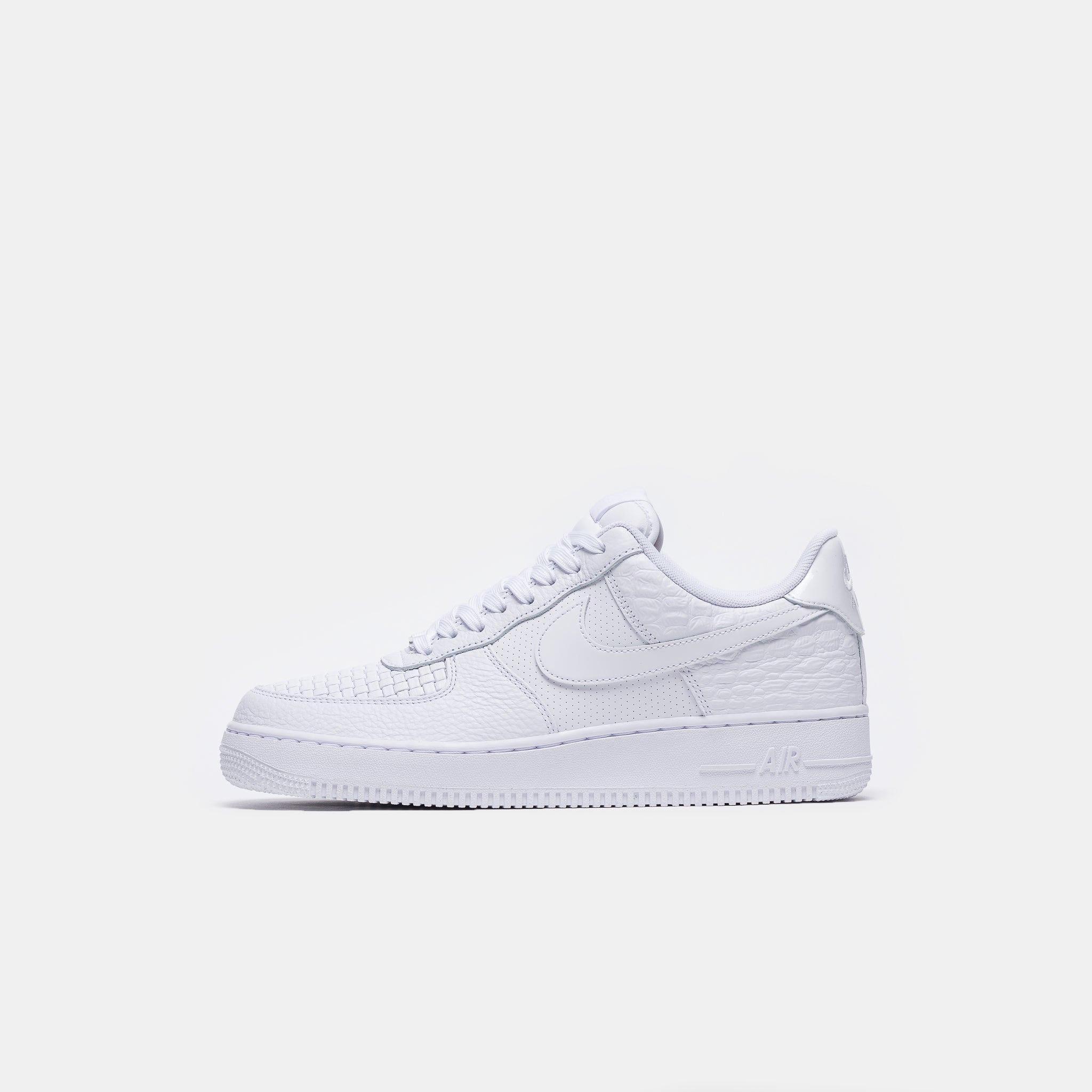 Air Force 1 '07 LX Sneaker in White/White