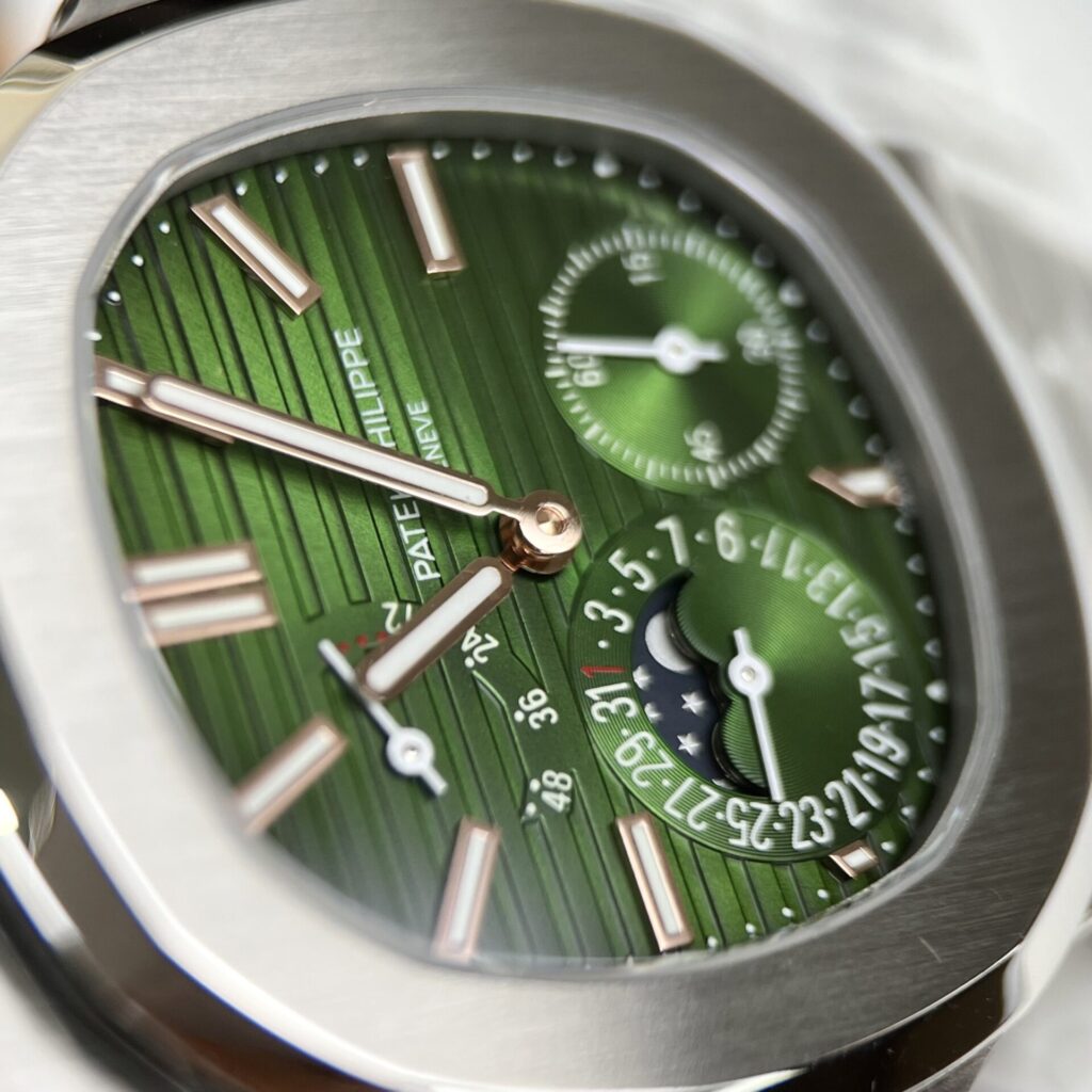 Đồng Hồ Patek Philippe Nautilus 5712 Mặt Xanh Lá Cây ZF 40mm (1)