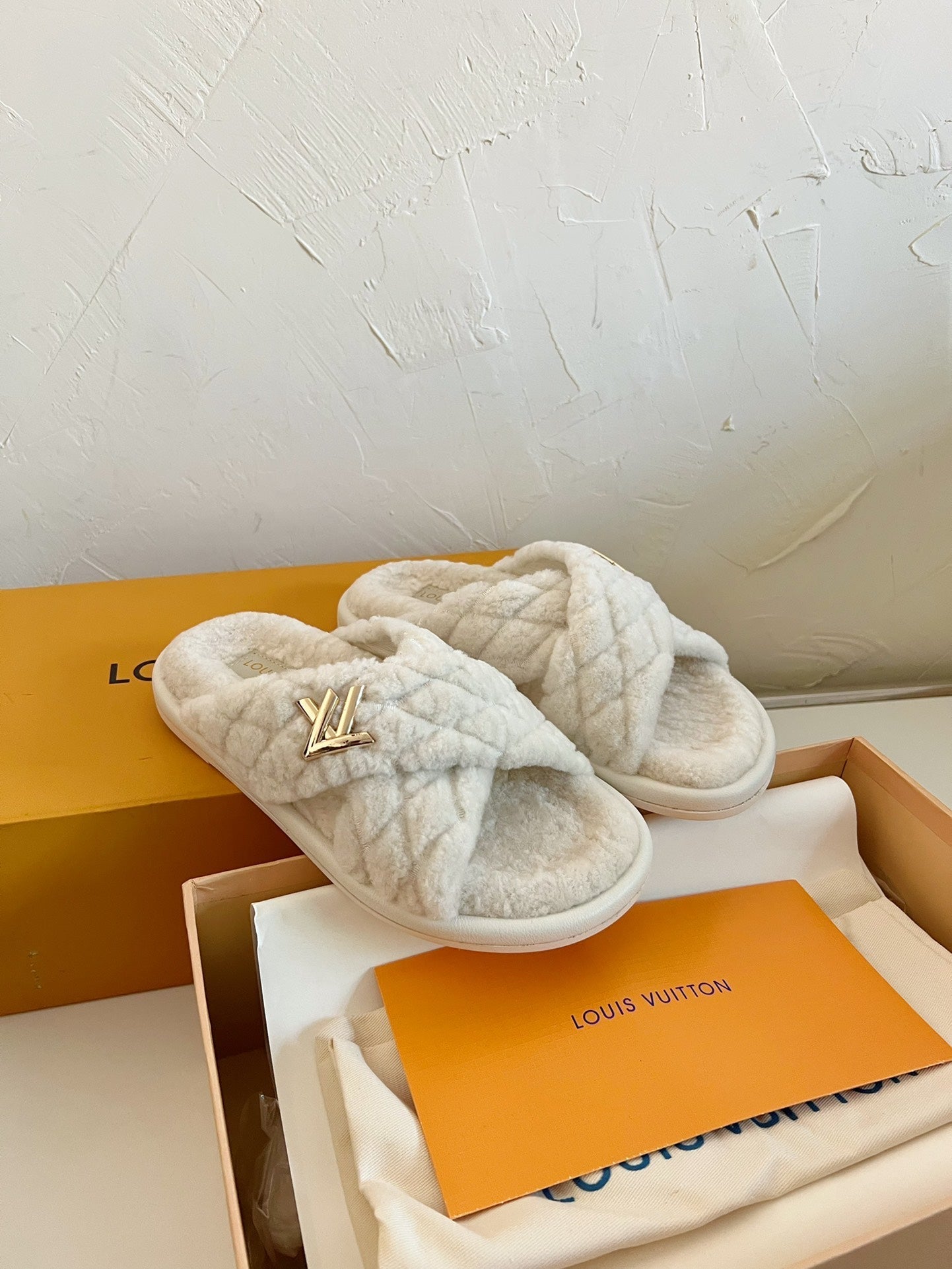 LV BLISS COMFORT MULE IN BEIGE SHEARLING、mysite、Cacoeks