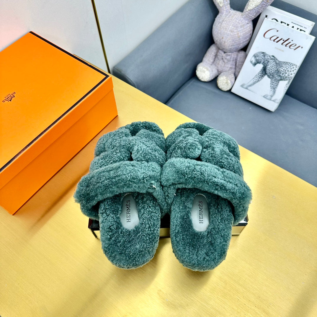 CHYPRE SANDAL IN FOREST GREEN SHEARLING、mysite、Cacoeks