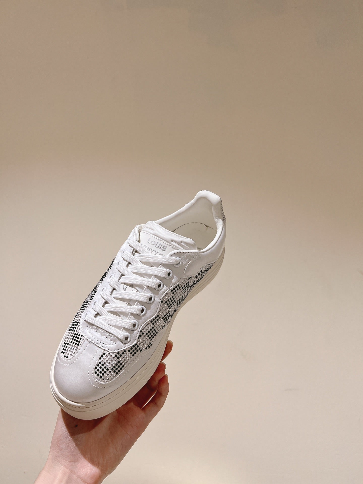 LV GROOVY SNEAKER IN WHITE MIX BLACK DAMIER STRASS AND CALFSKIN、mysite、Cacoeks