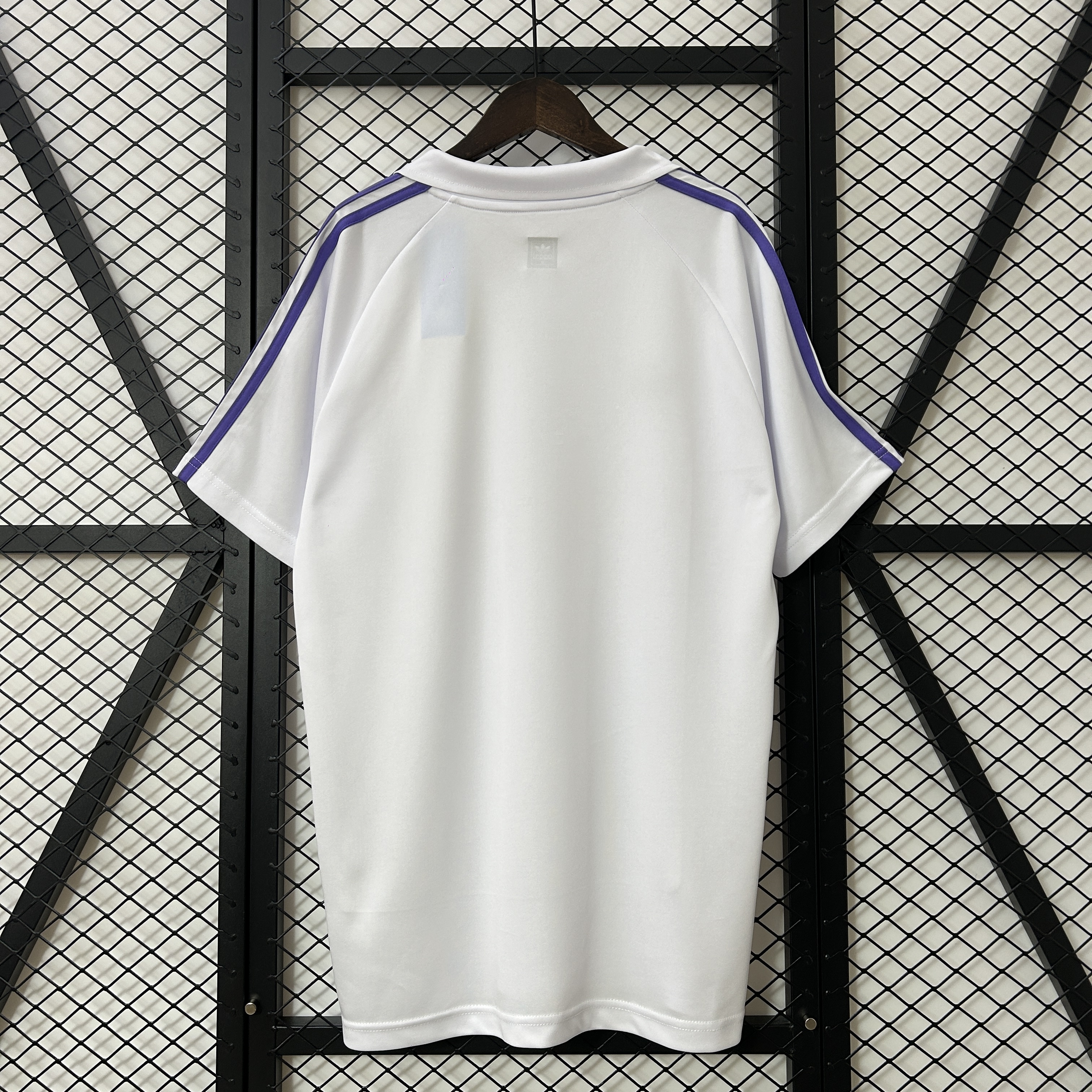 GlobeJersey-Retro Real Madrid 1984-85 Home Jersey