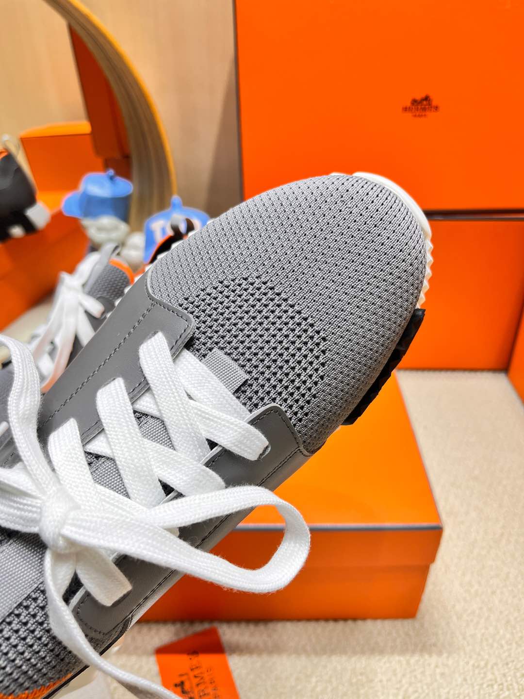 DEPART SLIP-ON SNEAKER IN MOUSE GRAY KNIT AND CALFSKIN、mysite、Cacoeks