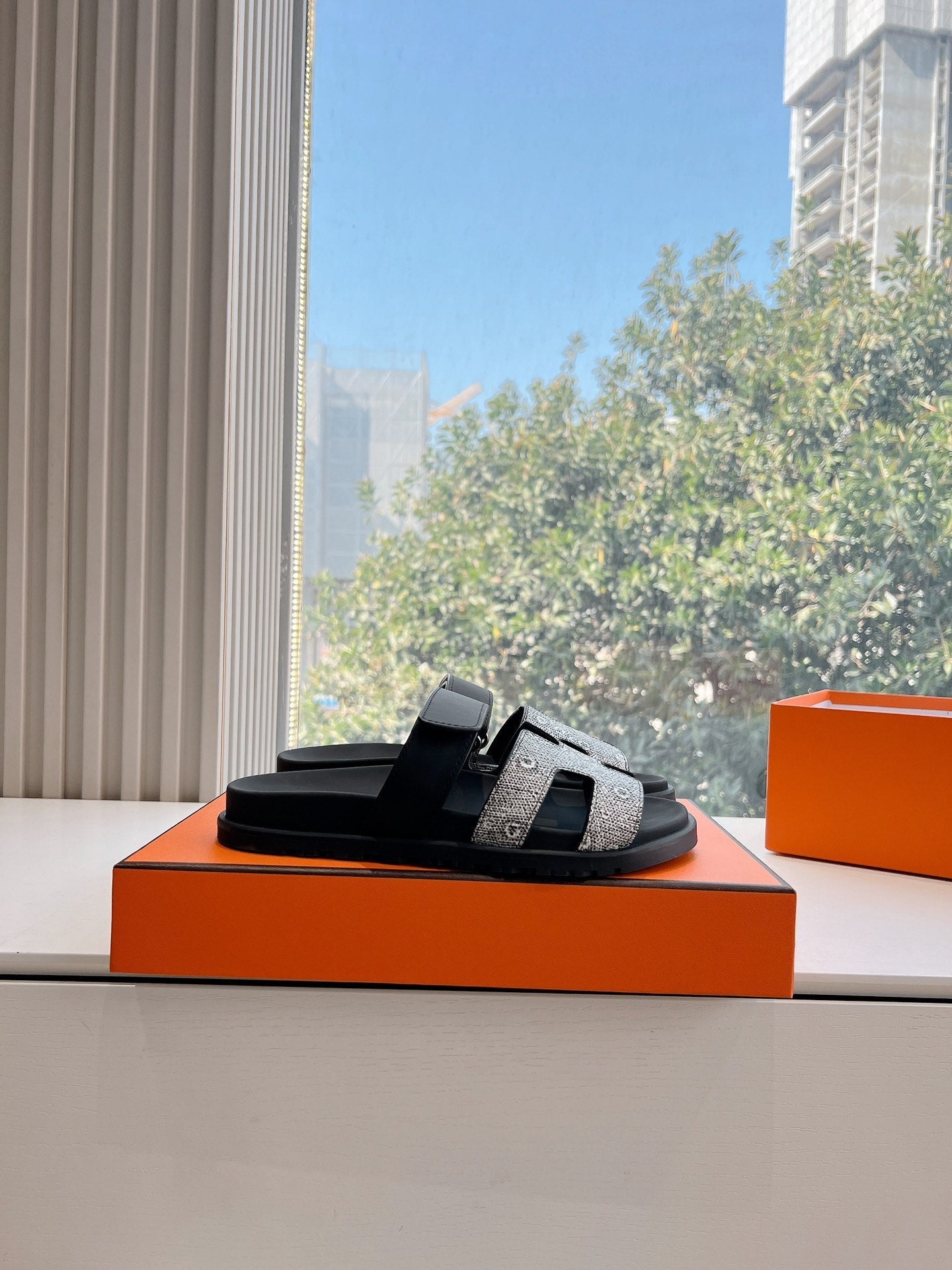 CHYPRE SANDAL IN BLACK MIX WHITE LIZARD SKIN、mysite、Cacoeks