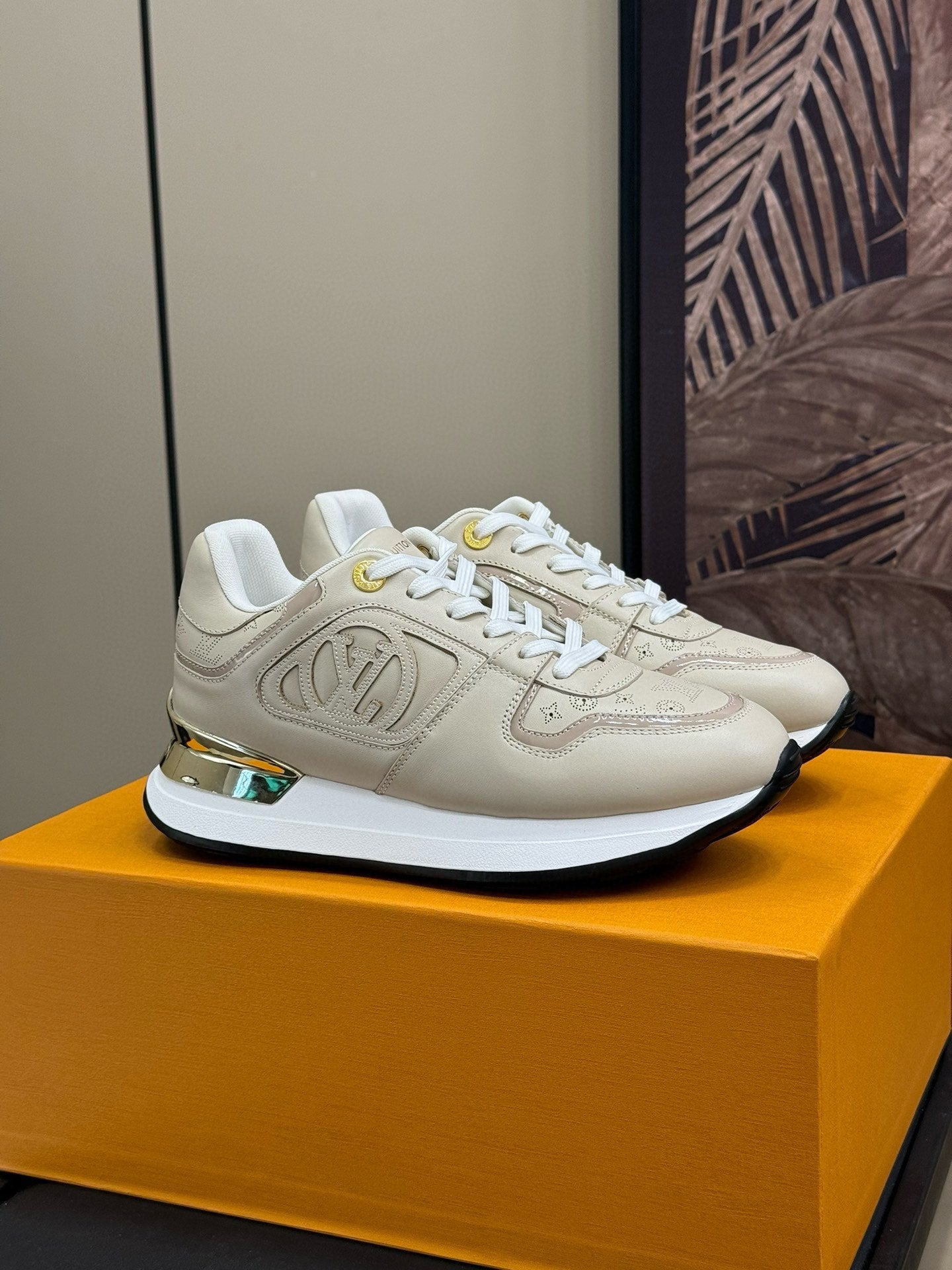 LV NEO RUN AWAY SNEAKER IN KHAKI TAN CALFSKIN、mysite、Cacoeks