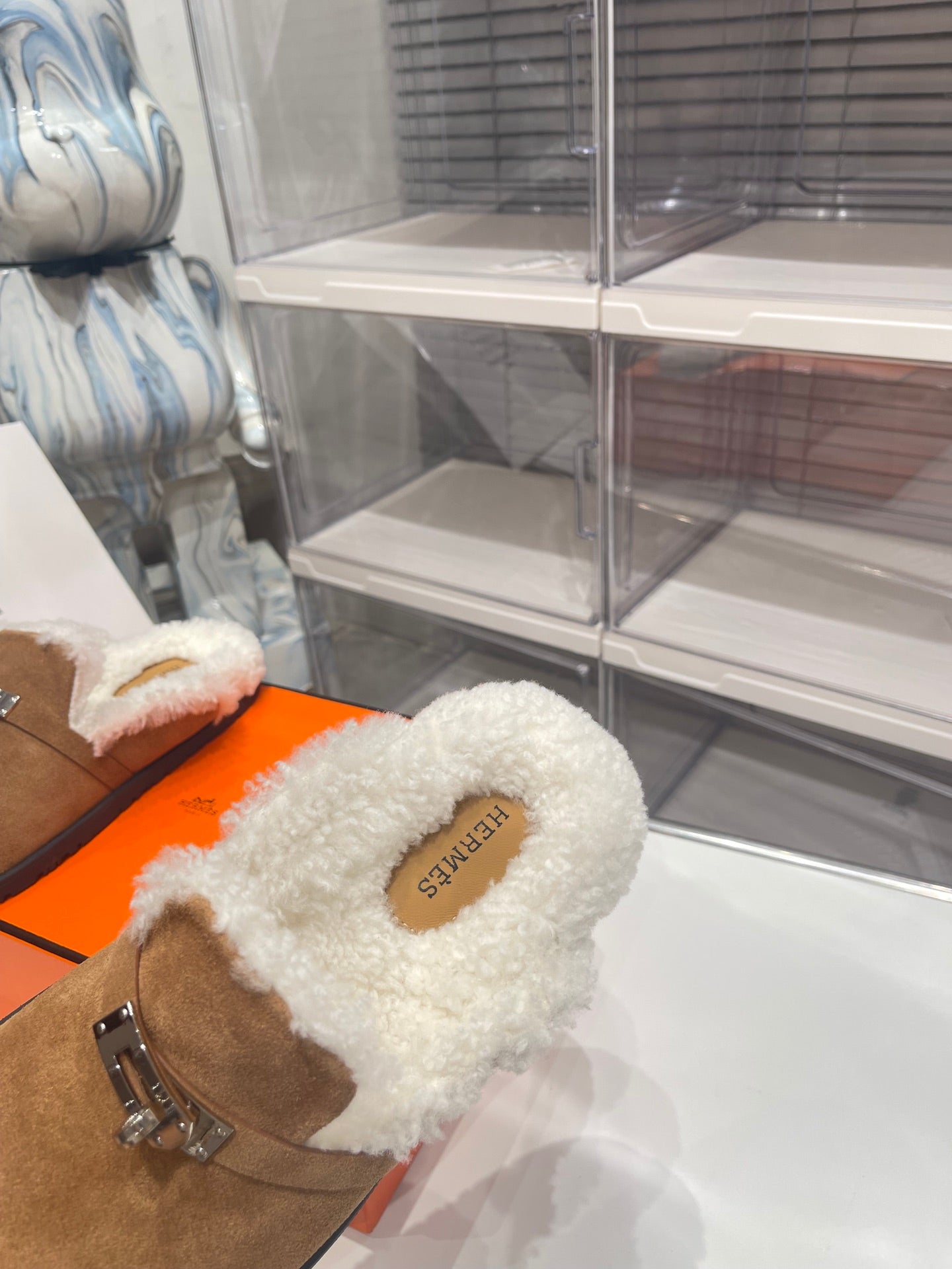 SLIP-ON MULE IN MEDIUM BROWN SUEDE AND SHEARLING LINING、mysite、Cacoeks