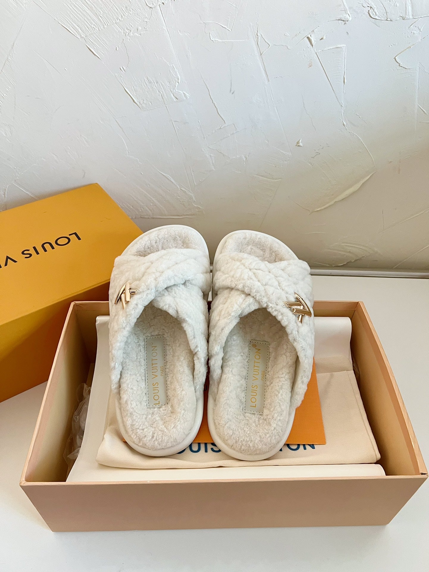 LV BLISS COMFORT MULE IN BEIGE SHEARLING、mysite、Cacoeks