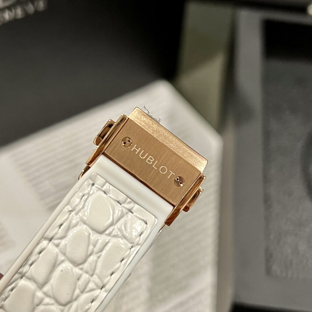 Đồng Hồ Hublot Độ Kim Cương Moissanite Màu Trắng 38mm (2)