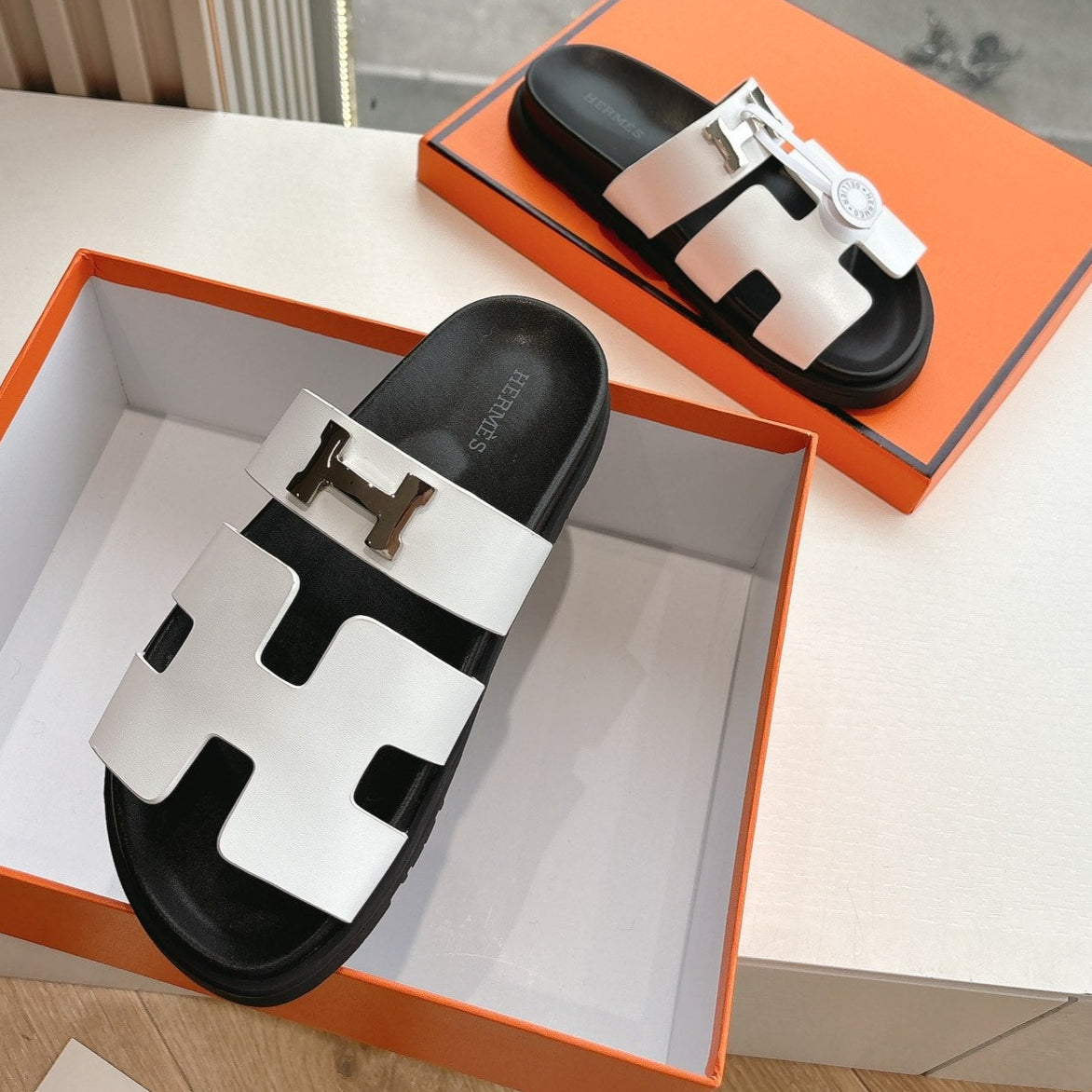 CHYPRE SANDAL IN WHITE CALFSKIN、mysite、Cacoeks