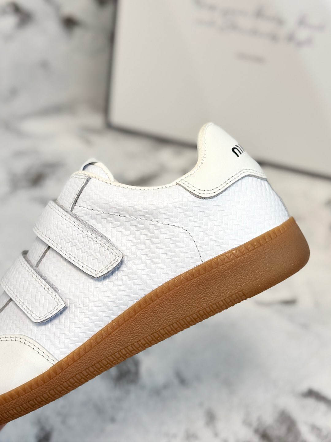 RETRO SNEAKERS WITH RIPTAPE STRAPS IN WHITE LAMBSKIN KNITTED PATTERN、mysite、Cacoeks