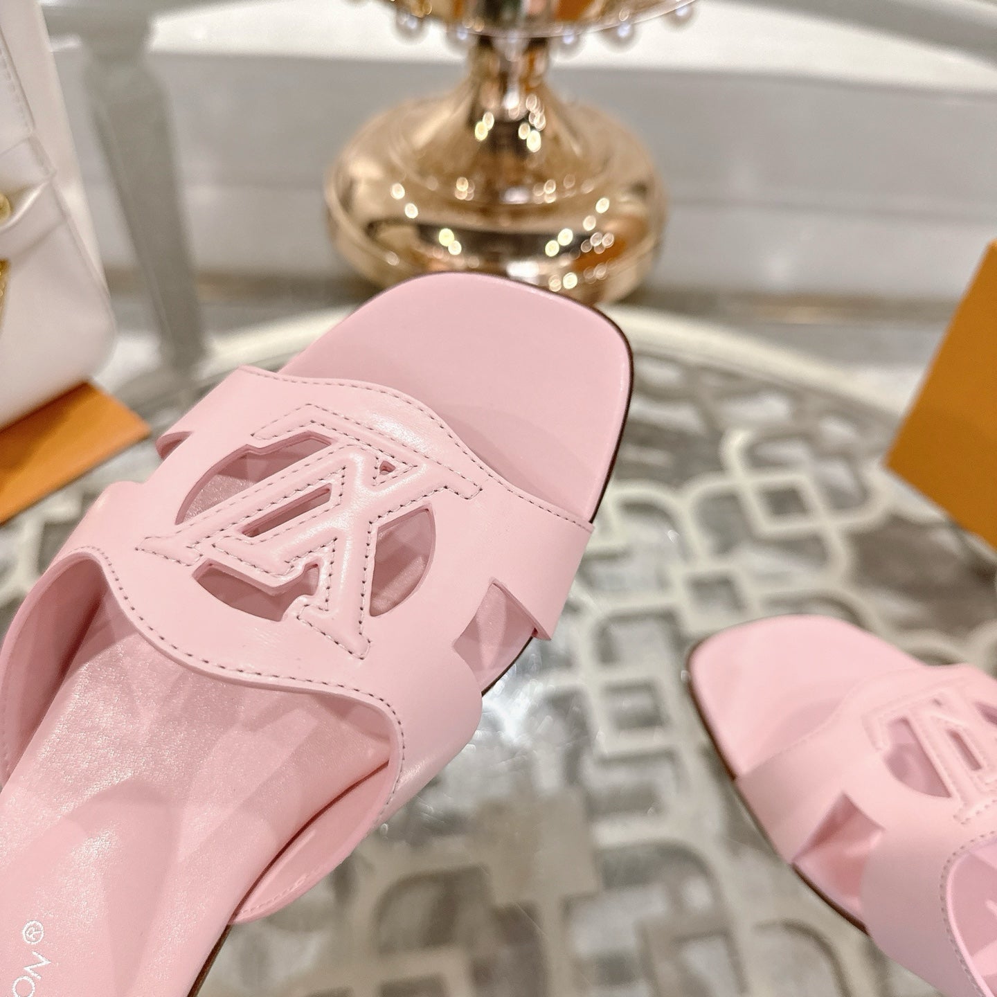 ISOLA FLAT SLIDE IN PASTEL PINK CALFSKIN、mysite、Cacoeks