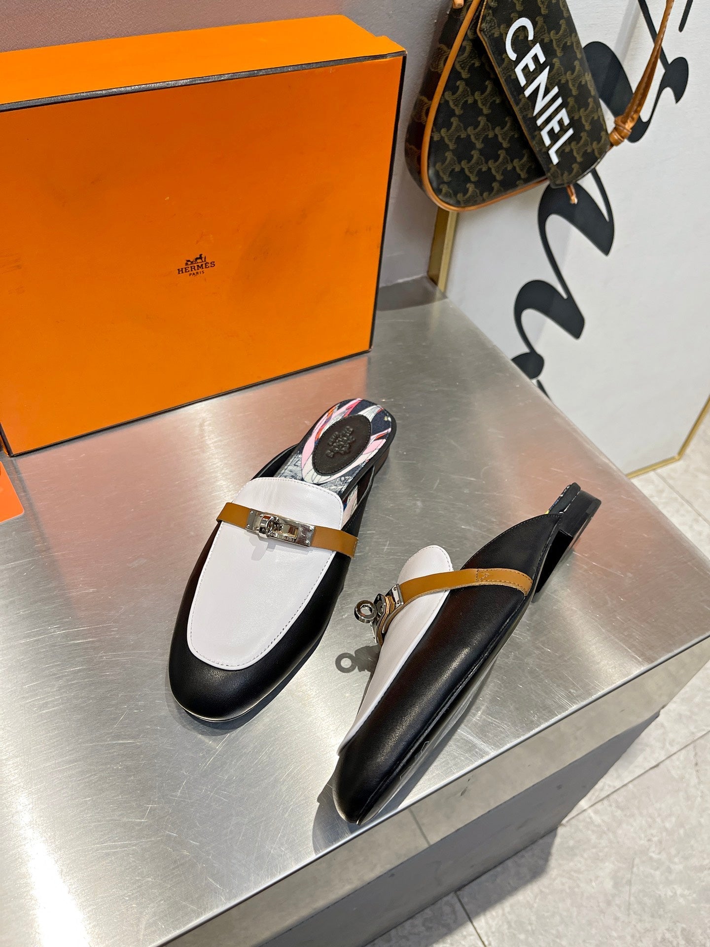 0Z MULE WHITE AND BLACK CALFSKIN WITH PATTERN、mysite、Cacoeks