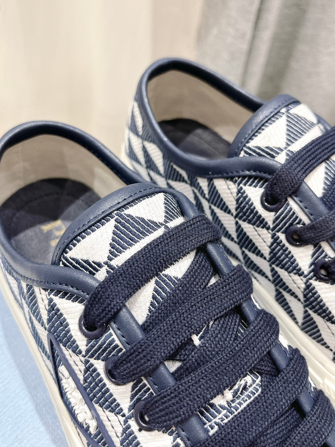 PRA PRINTED COTTON SNEAKERS WHITE AND BLACK TRIANGLE CANVAS、mysite、Cacoeks