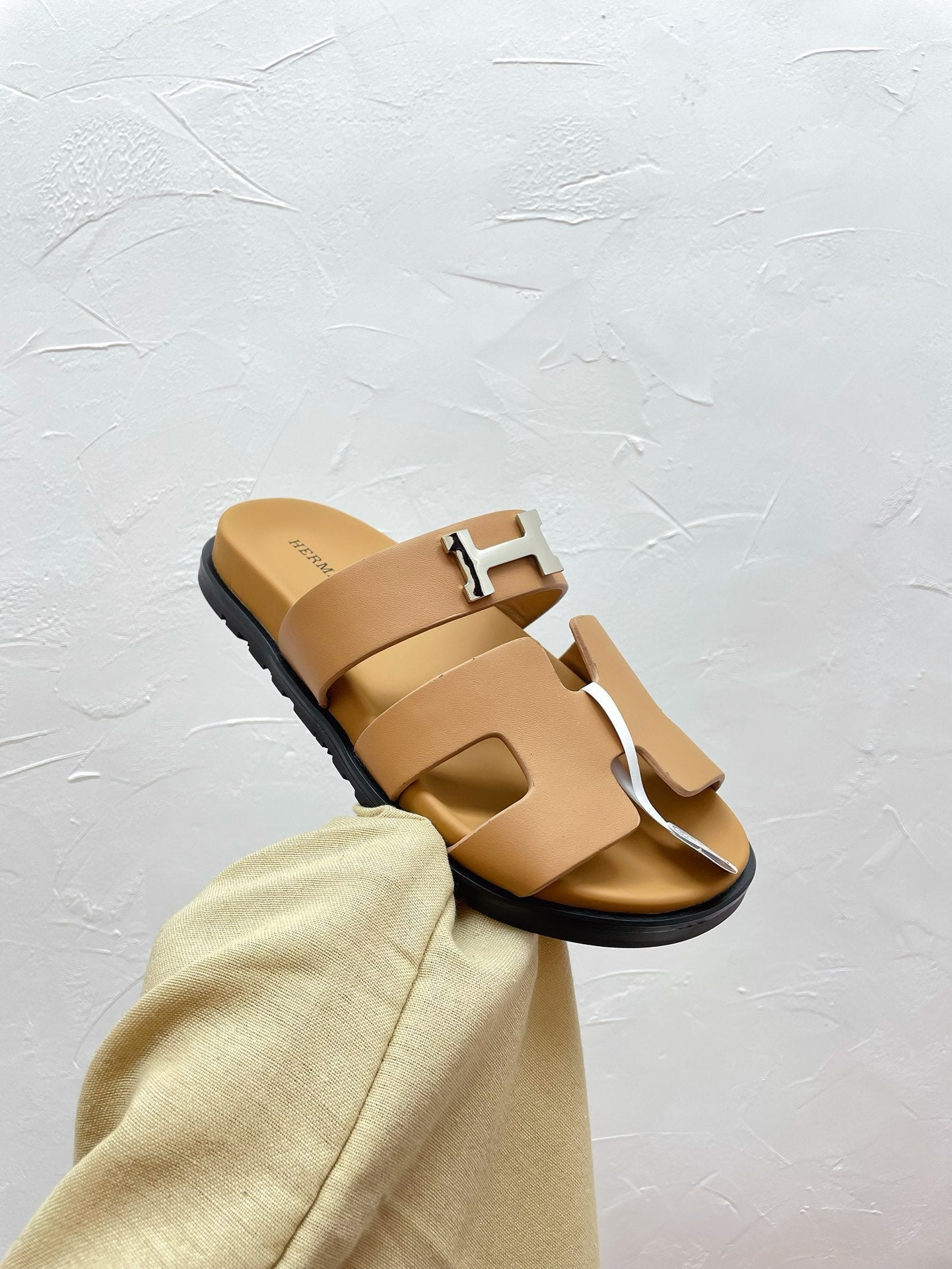 CHYPRE SANDAL COPPER LAMBSKIN WITH H BUCKLE、mysite、Cacoeks