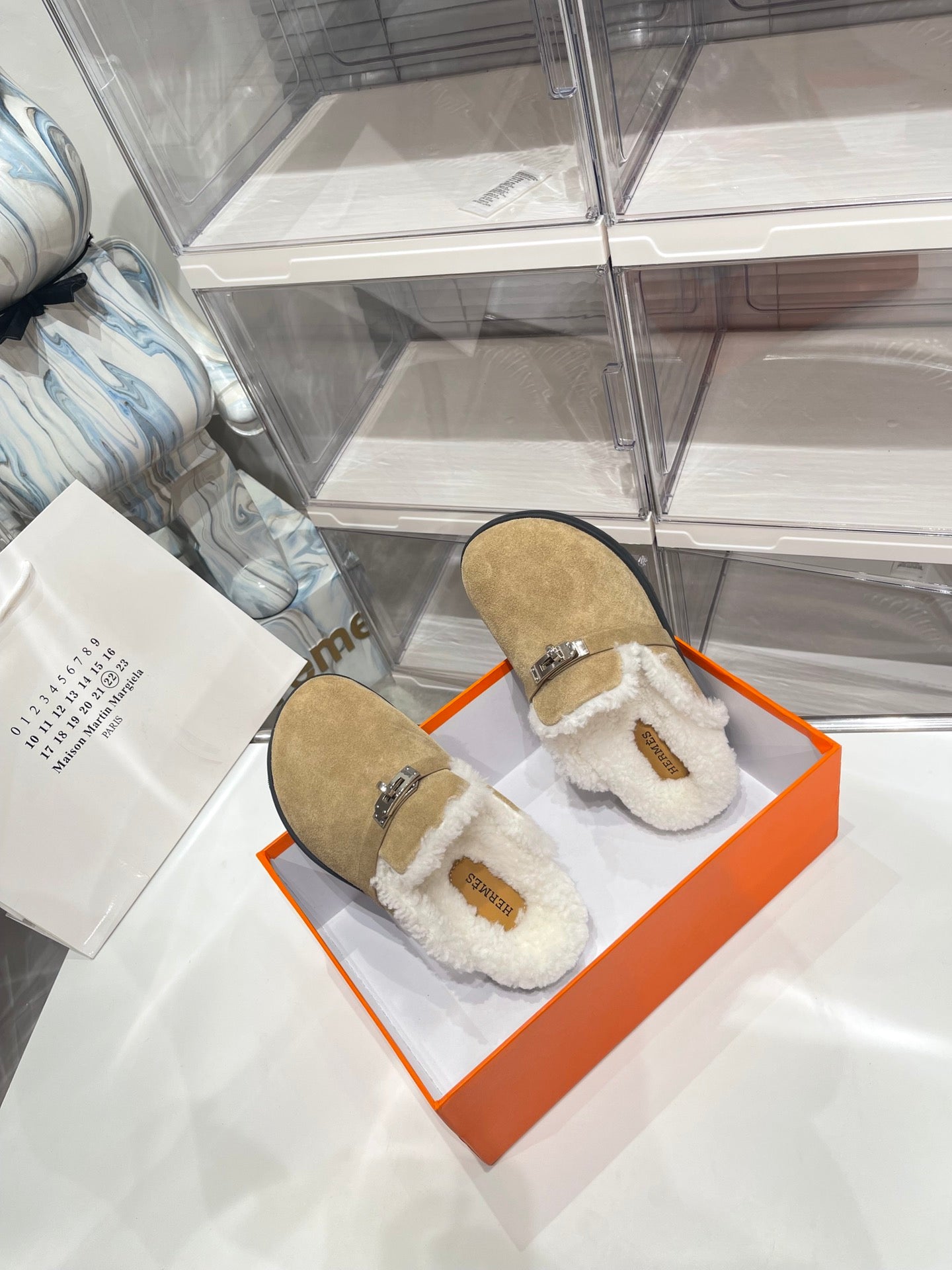 SLIP-ON MULE IN TORTILLA BROWN SUEDE AND SHEARLING LINING、mysite、Cacoeks