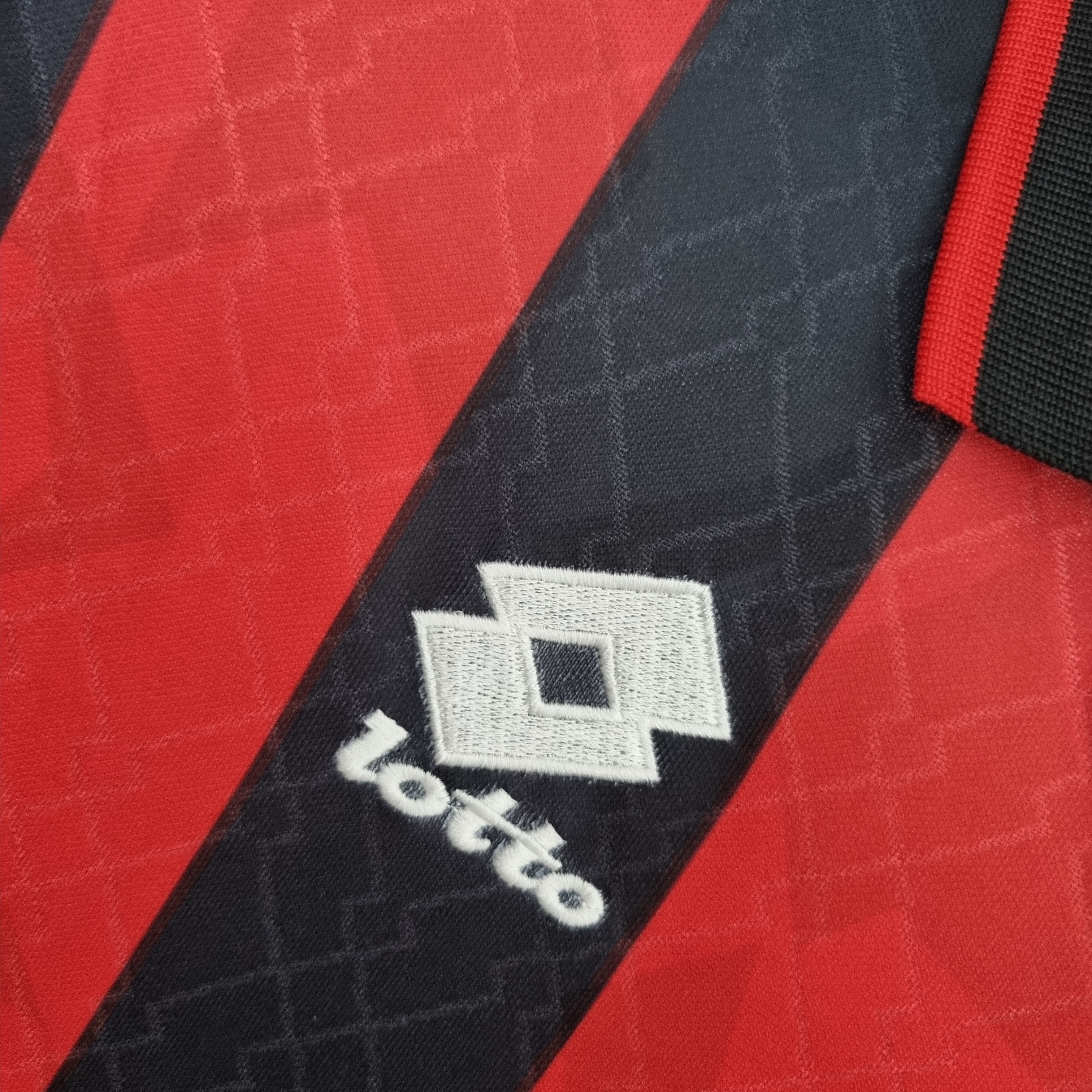 ManixJersey.com | Retro AC Milan 95-96 Home Stadium Jersey -Customize Name, Number and Patch | Worldwide Shipping