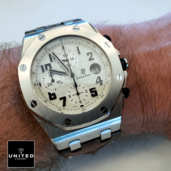 Audemars Piguet 26170ST.OO_.D091CR.01 Steel Bezel Replica on the man wrist