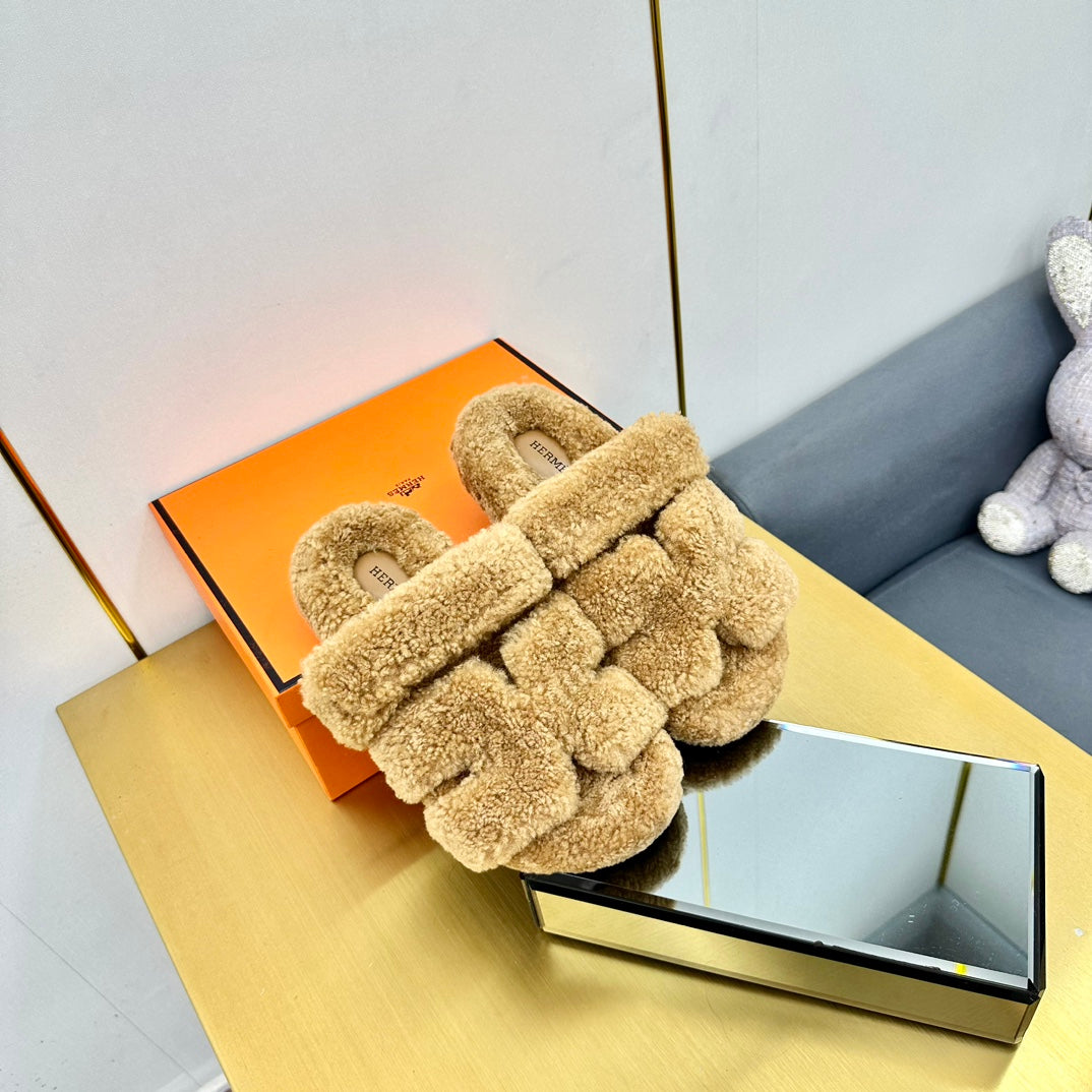 CHYPRE SANDAL IN TORTILLA BROWN SHEARLING、mysite、Cacoeks