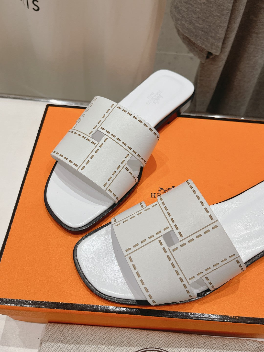 Idioma Sandal White Calfskin、mysite、Cacoeks